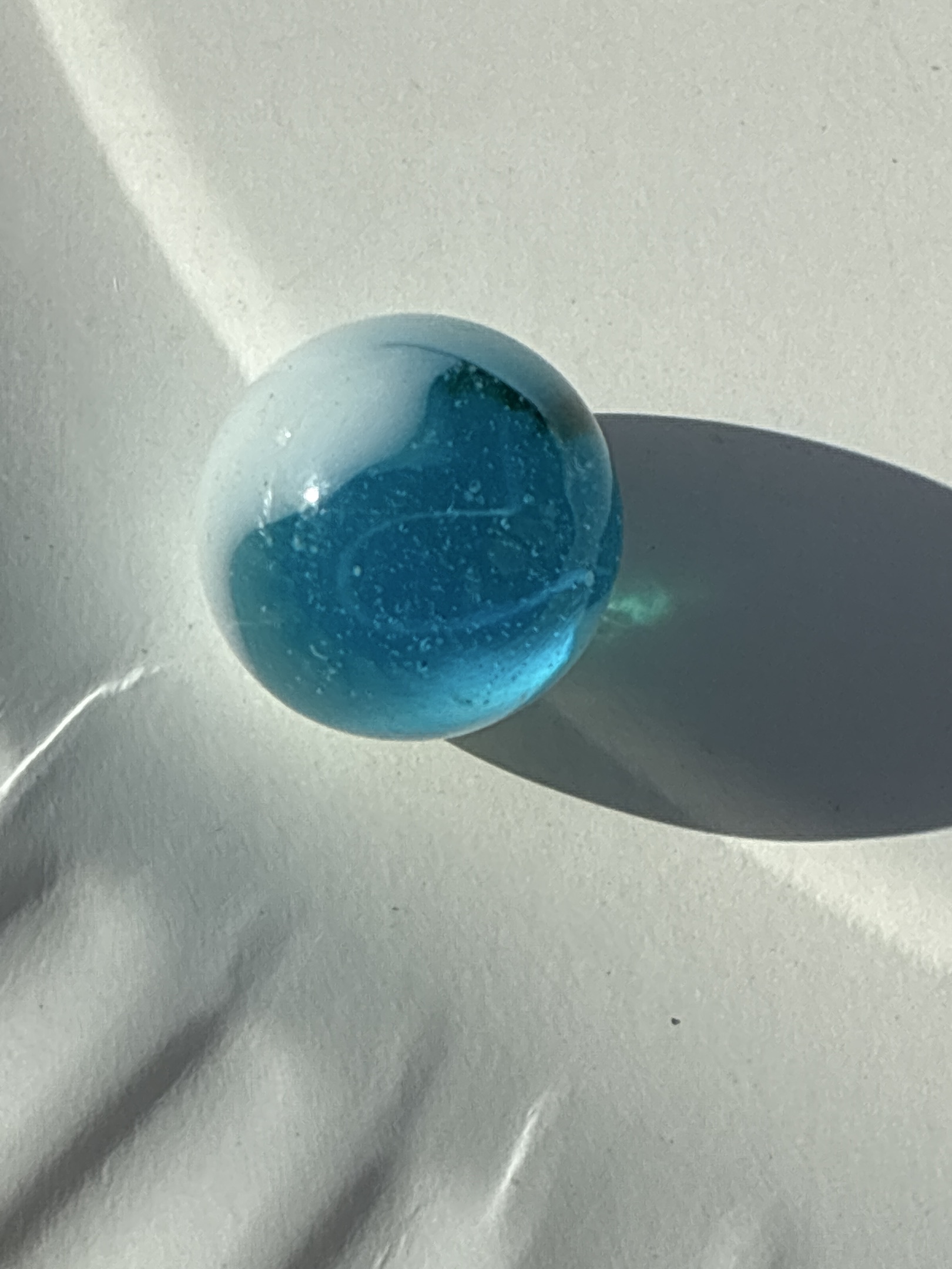 Aqua and White Conqueror by Vitro Agate Company, identification view