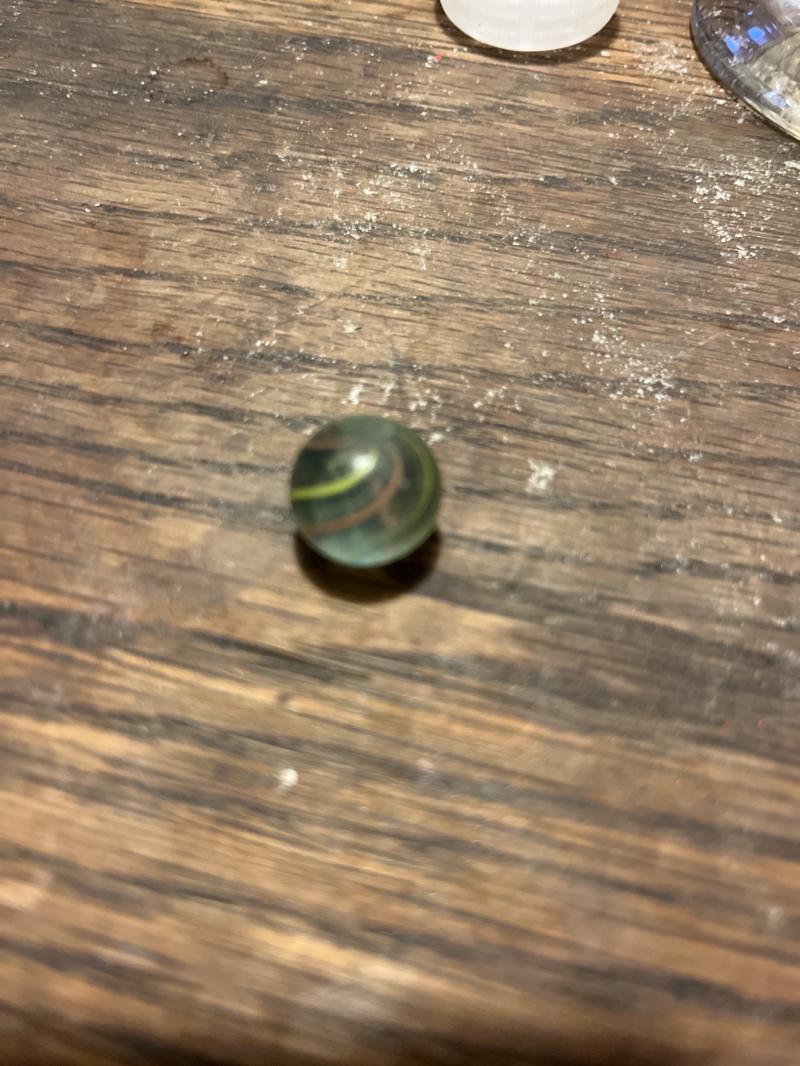Multi-vane Peewee by Vitro Agate Company, identification view