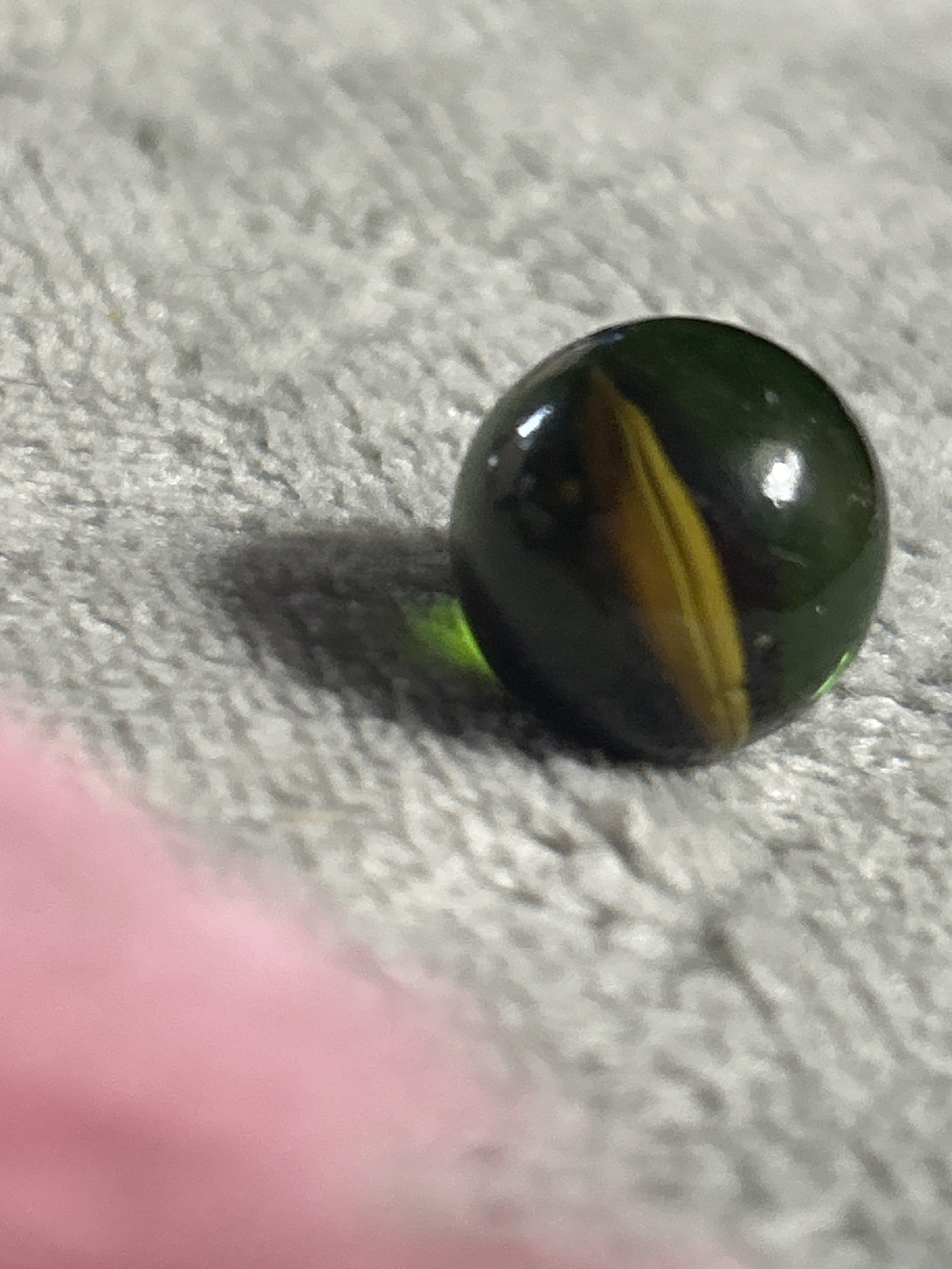 Single-Vane / Multi-Vane Green and Yellow by Marble King, identification view