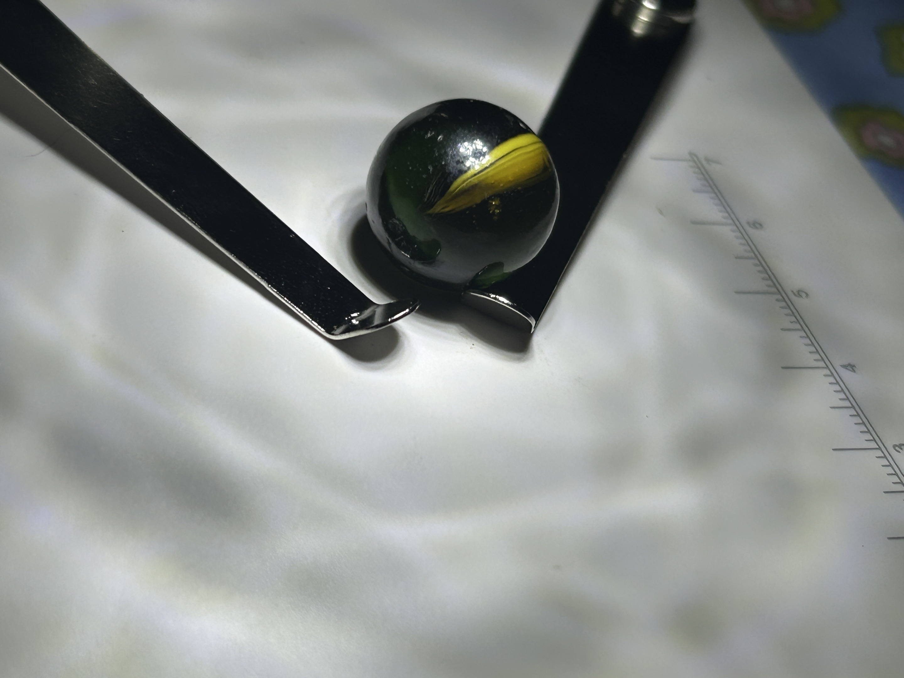 Single Vane Banana by Peltier Glass Co., identification view
