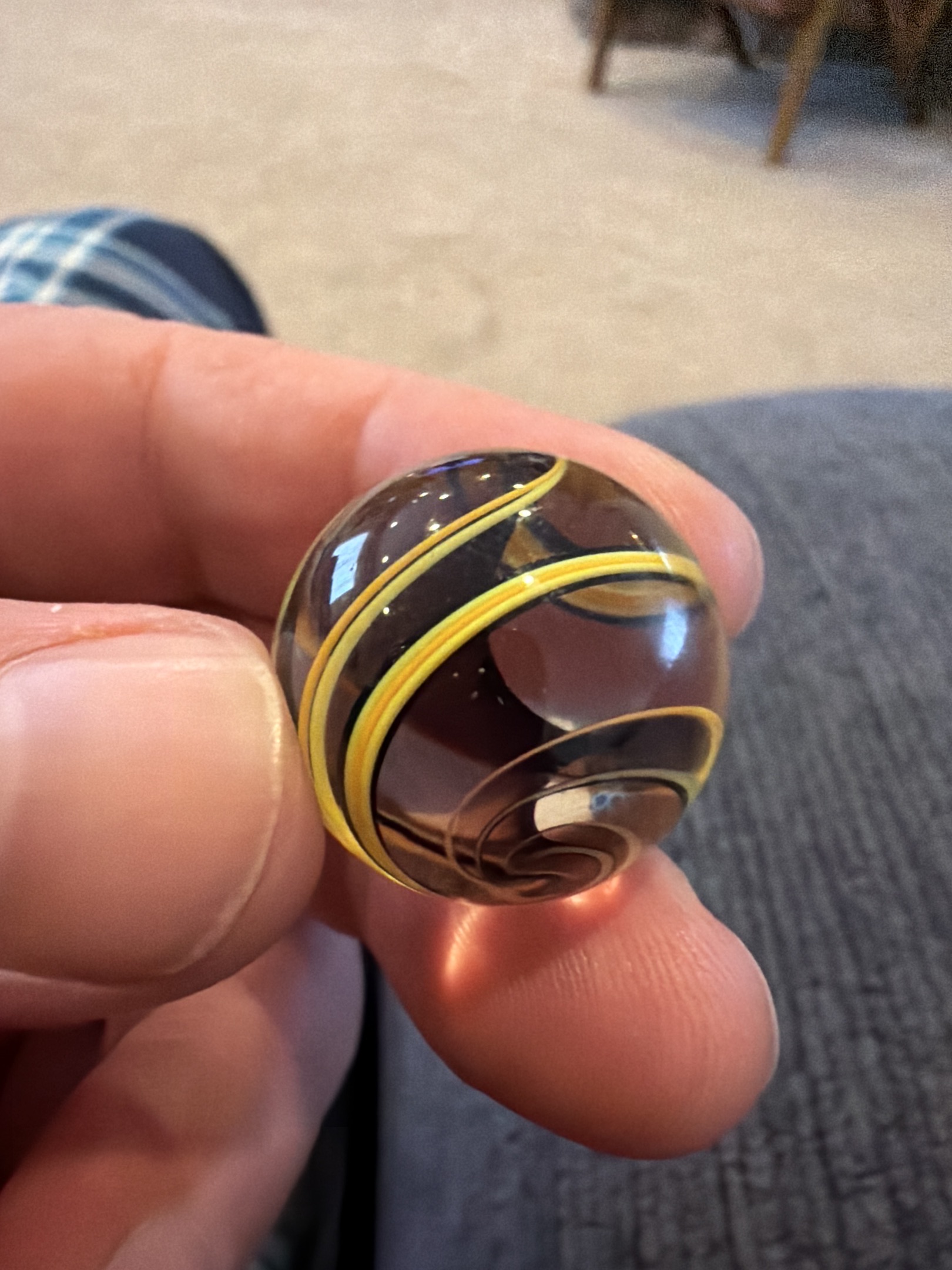 Bumblebee (Yellow & Black 3-Vane) by Marble King, identification view