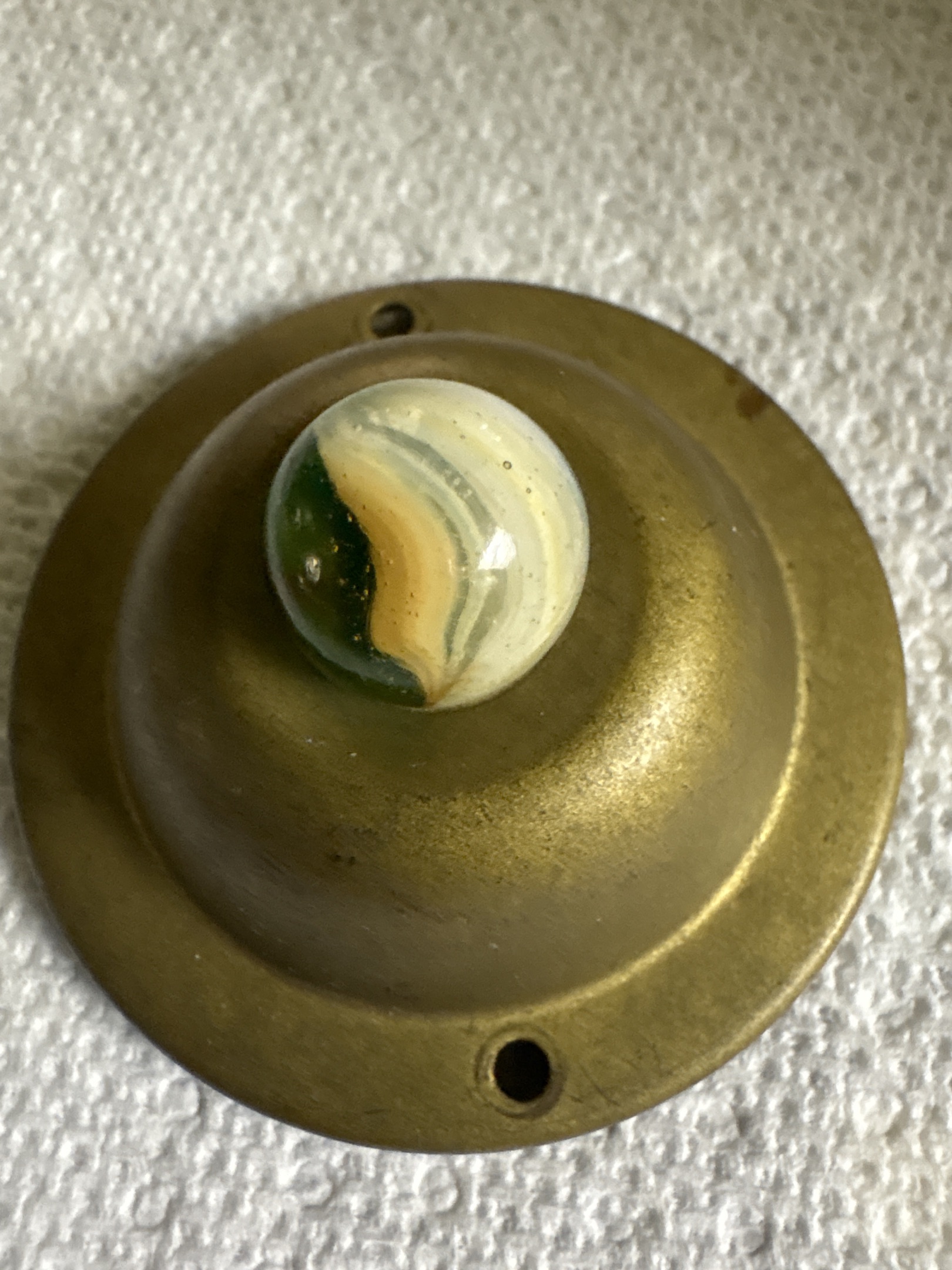 Egg Yolk Corkscrew - Green and Butterscotch on White by Akro Agate, identification view