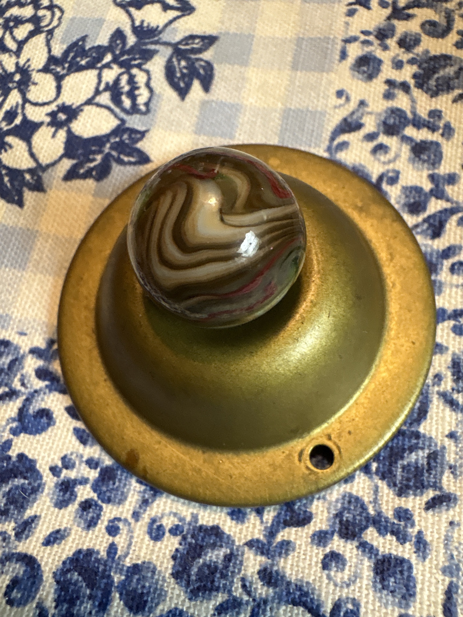Multi-Color Swirl by Christensen Agate Company, identification view