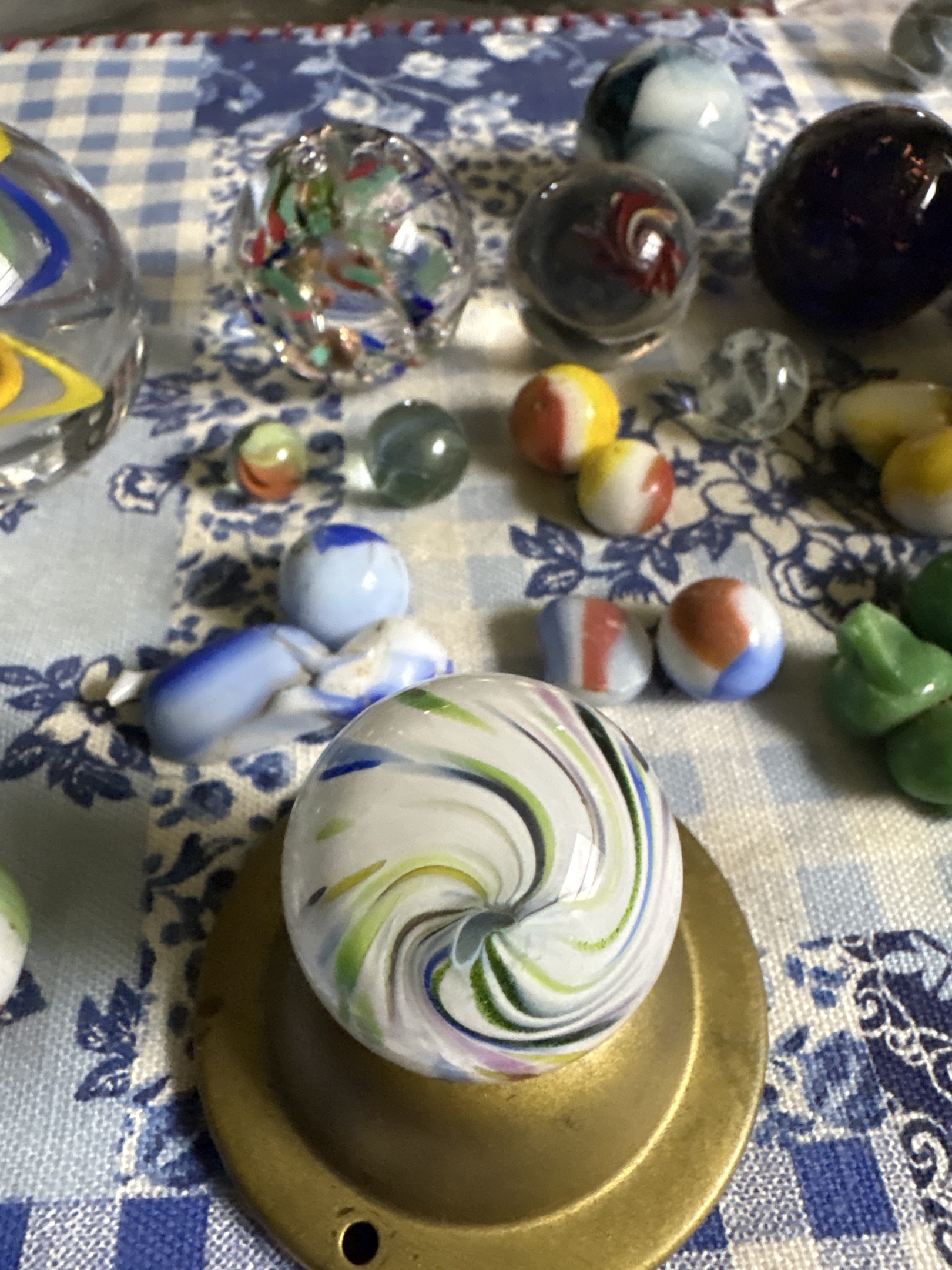 Multicolor Swirl by German Handmade, identification view