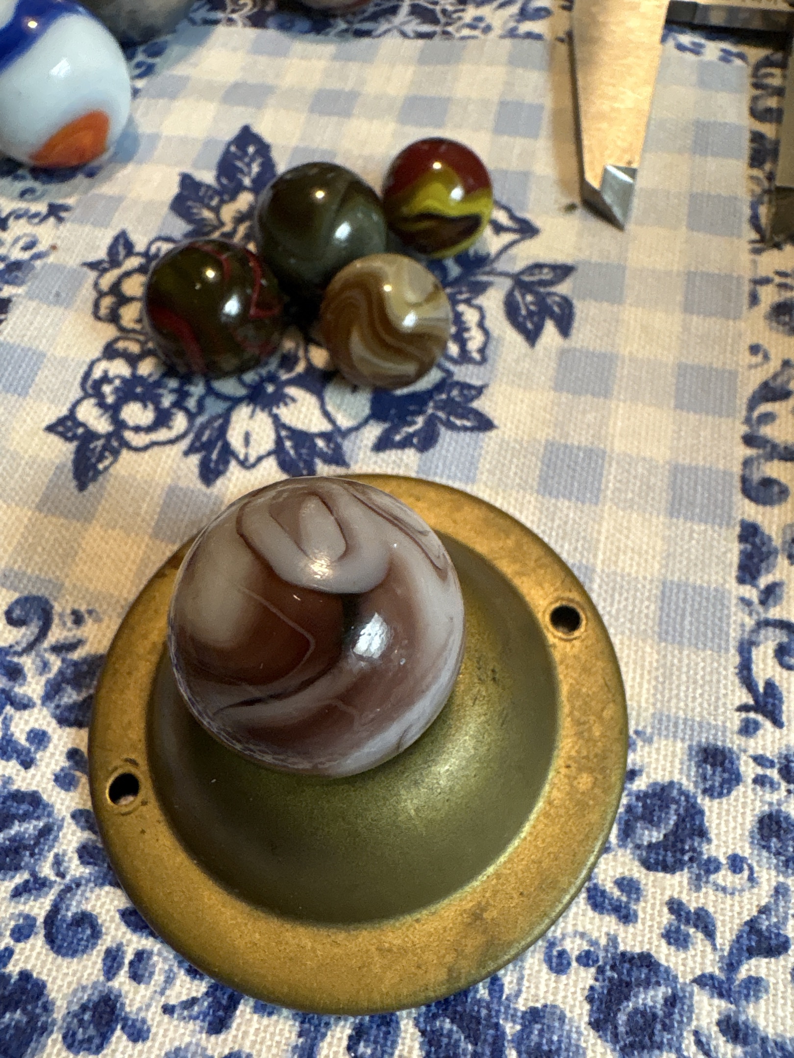 Chocolate Swirl / Mocha Swirl by Alley Agate, identification view