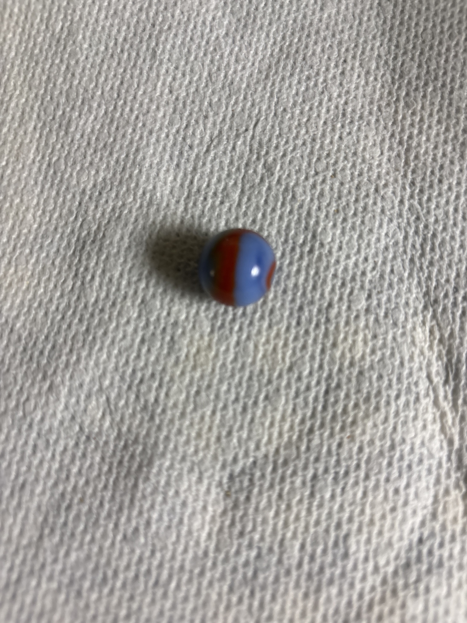 Red on Blue Rainbo by Peltier Glass Company, identification view