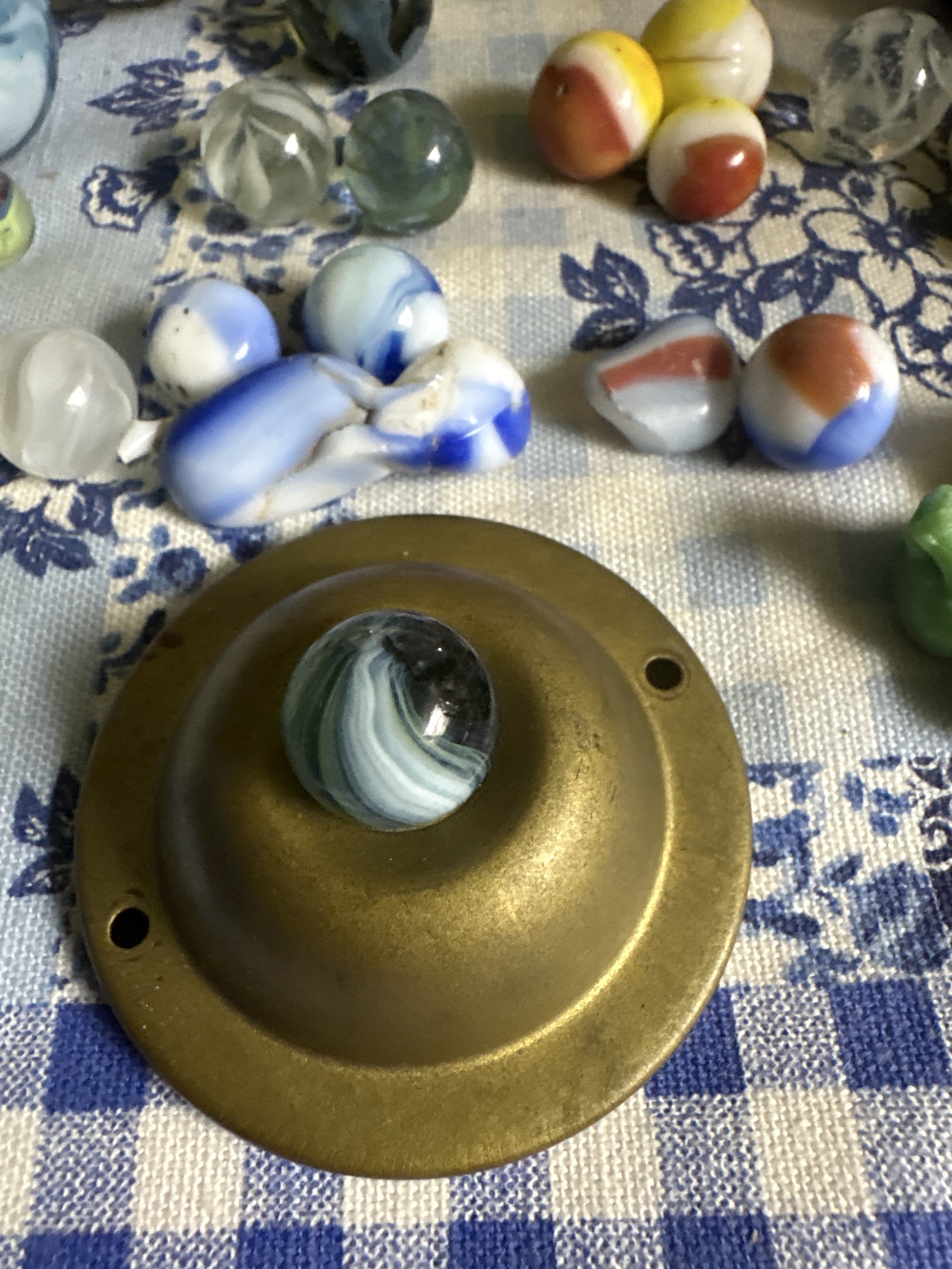 Blue and White Slag / Swirl by Christensen Agate Company, identification view