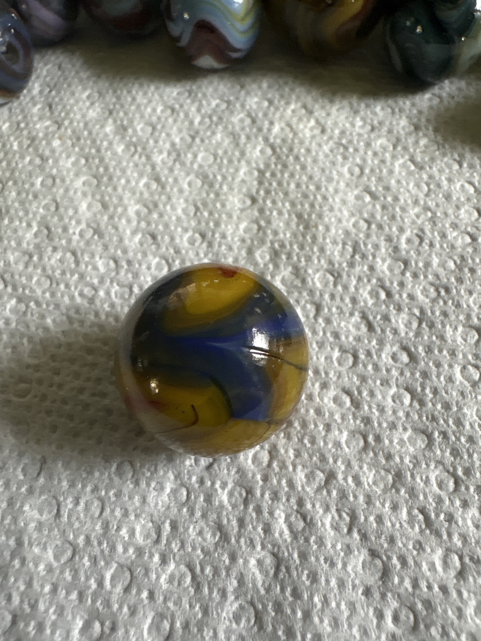 Egg Yolk Special by Akro Agate, identification view