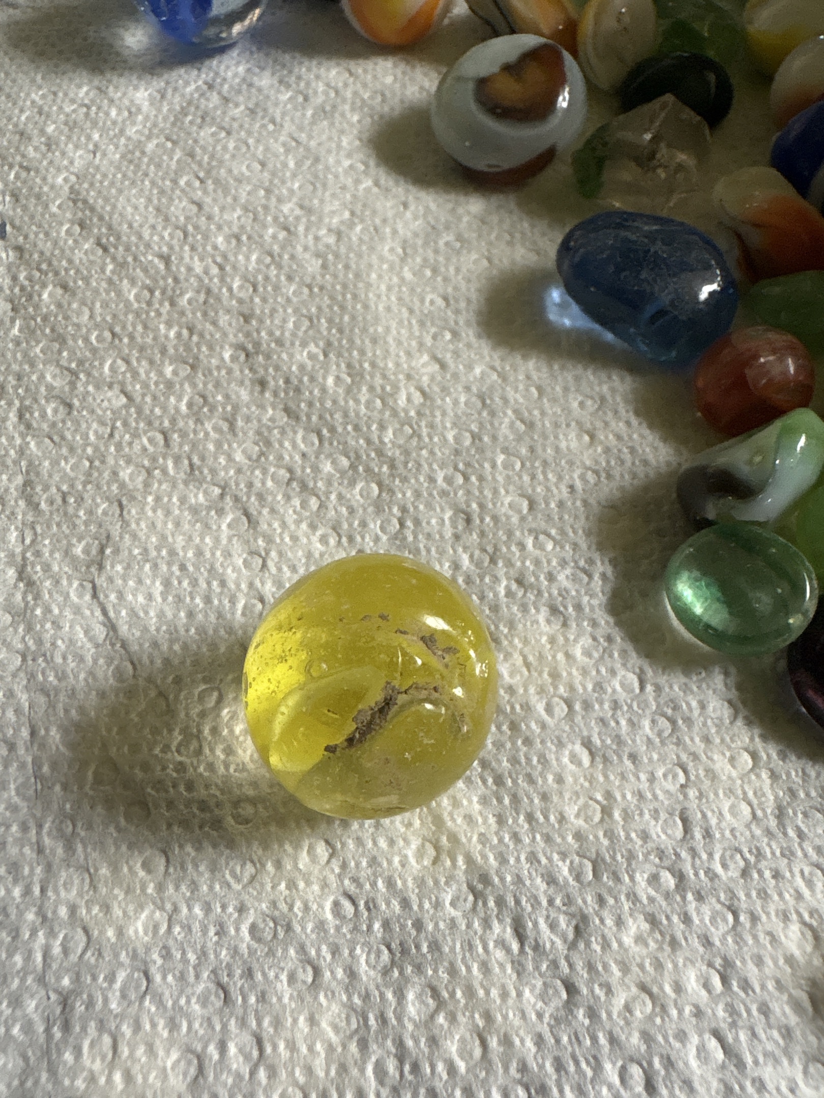Yellow Cat's Eye Shooter by Vacor de Mexico, identification view
