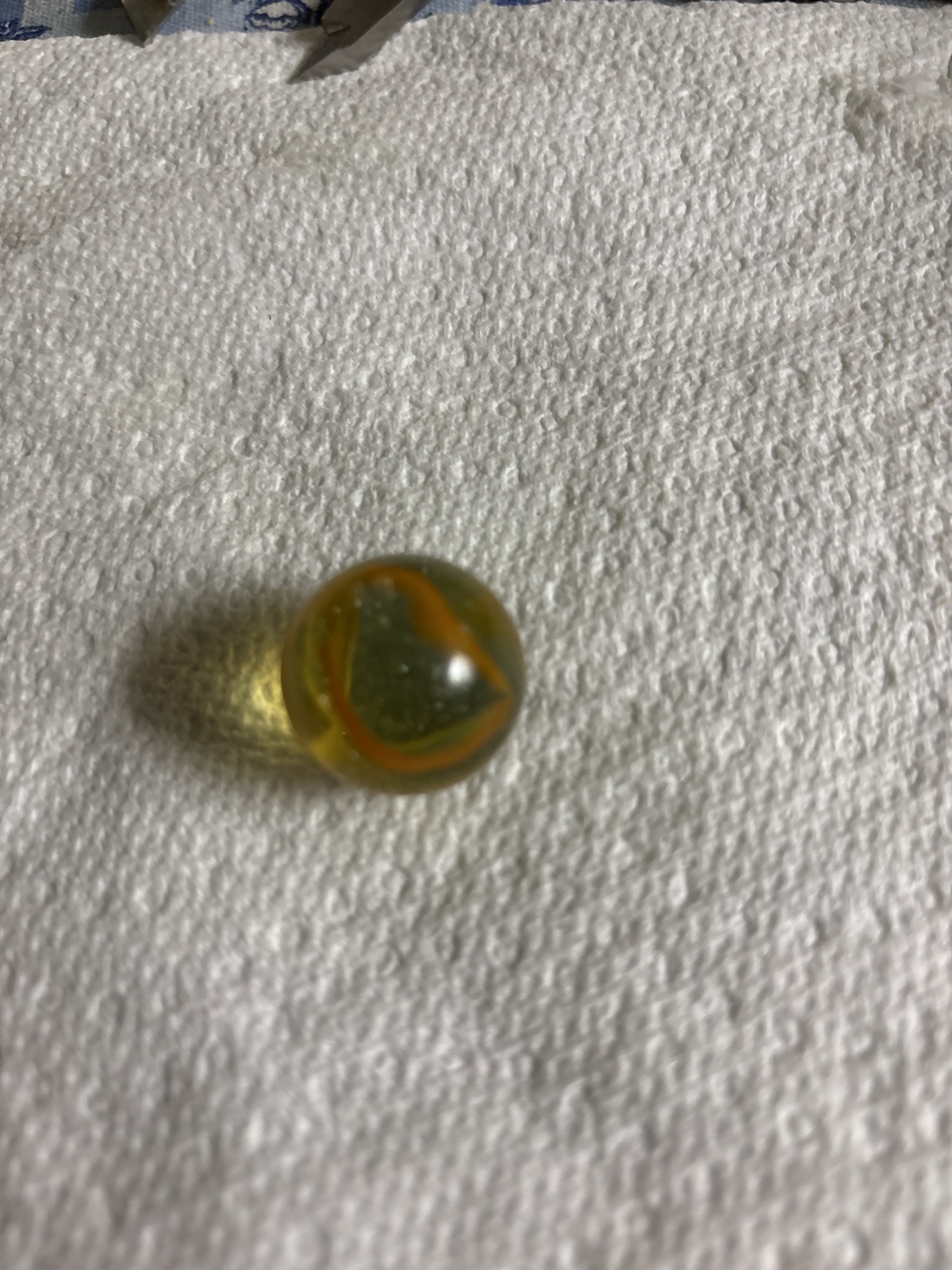 Banana Cat's Eye by Peltier Glass Company, identification view
