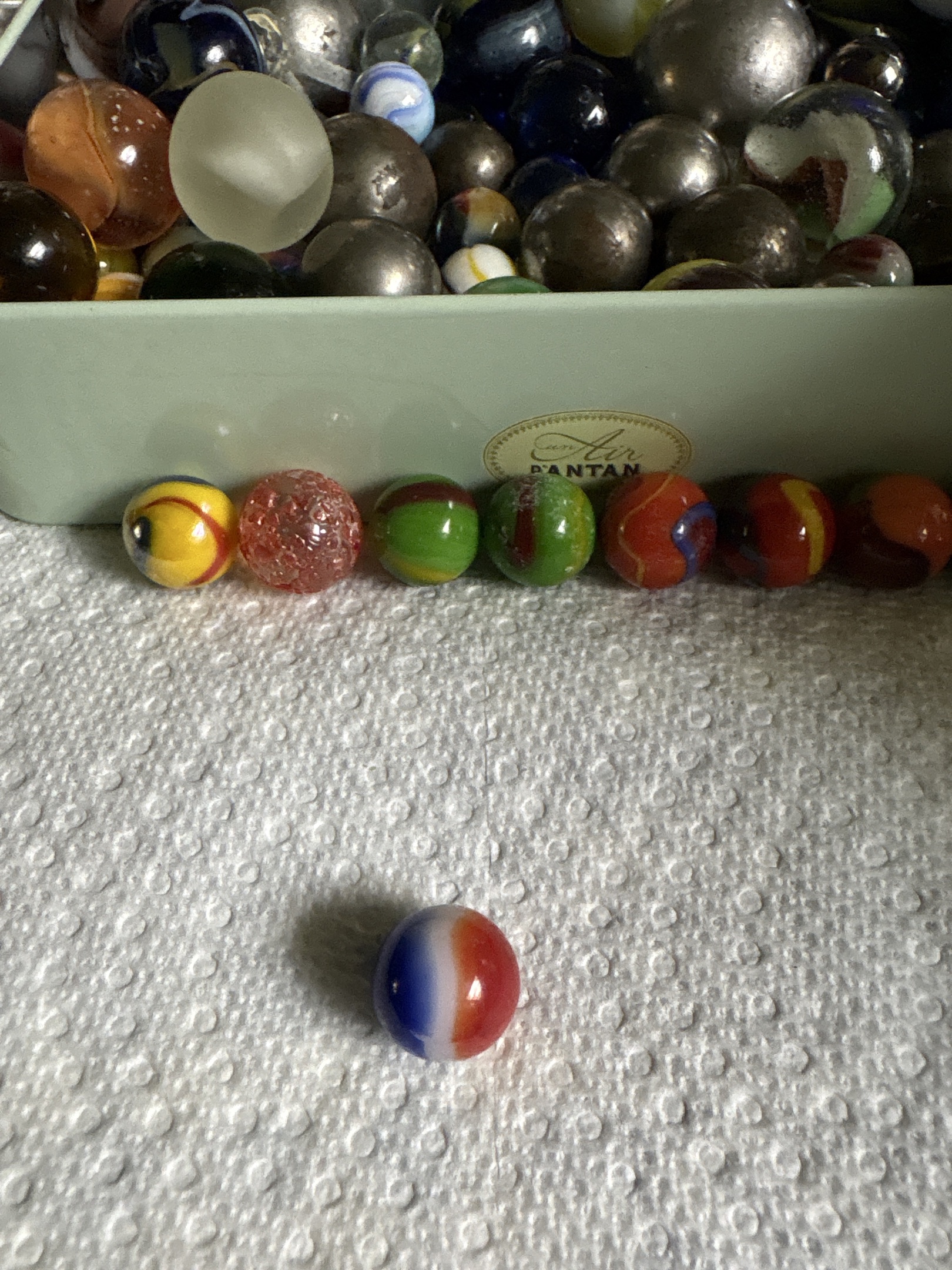 Red, White, and Blue Patch by Vitro Agate Company, identification view