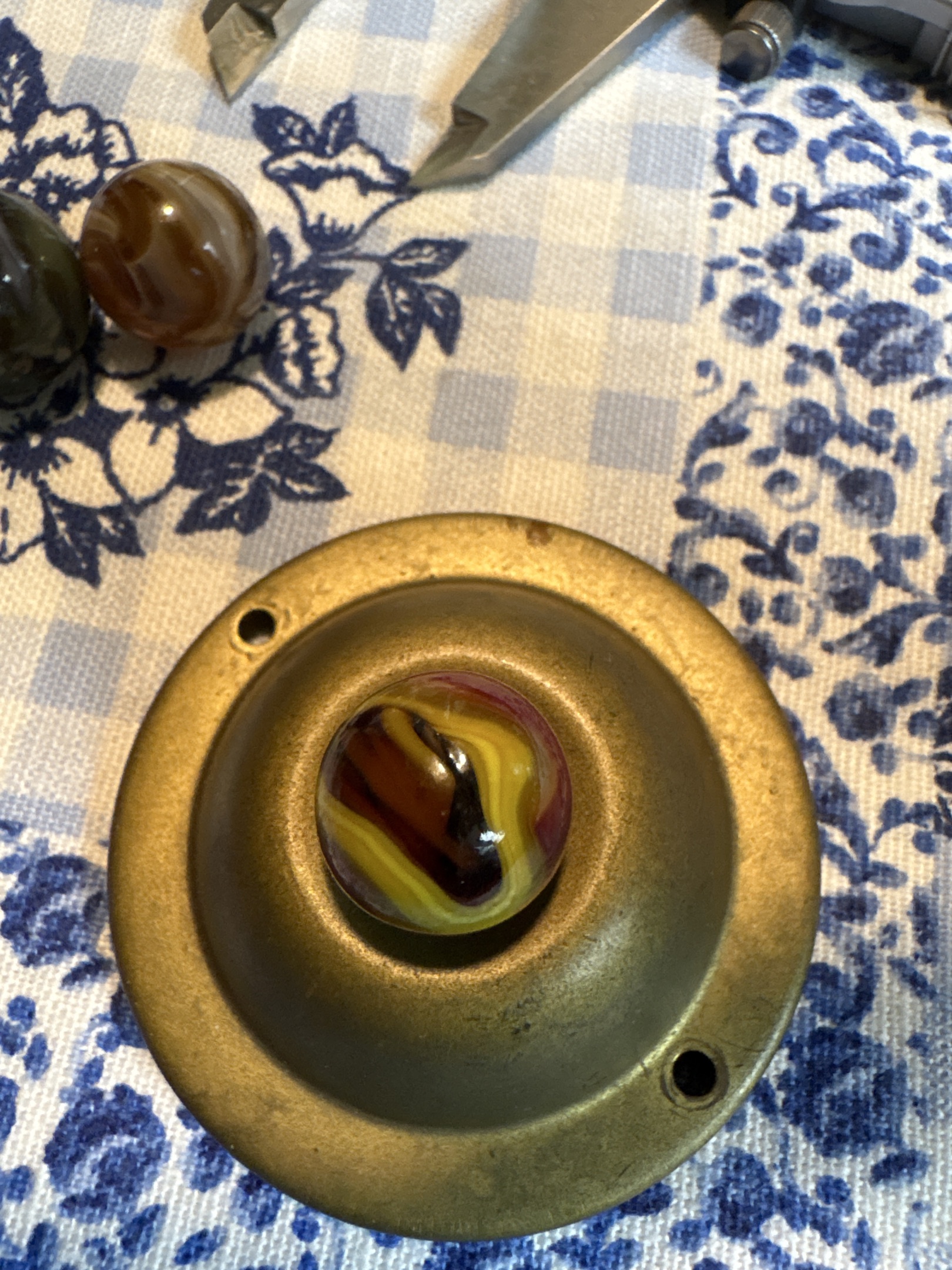 Rebel by Peltier Glass Company, identification view