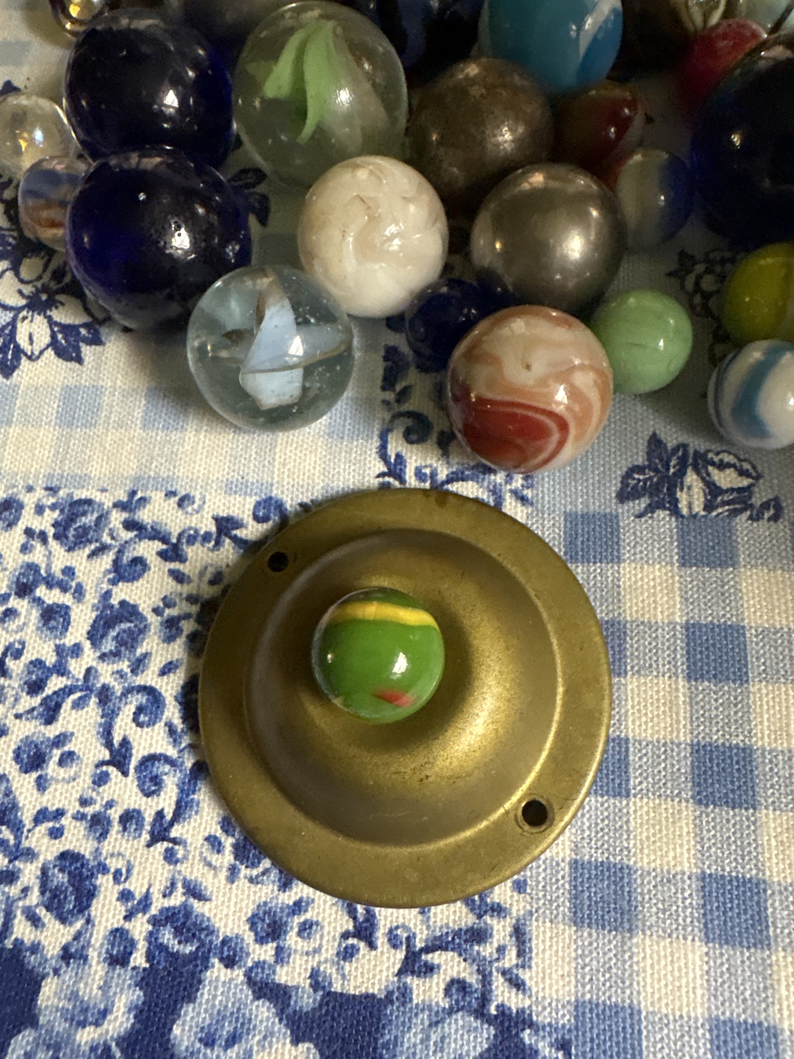 Christmas Tree by Peltier Glass Company, identification view