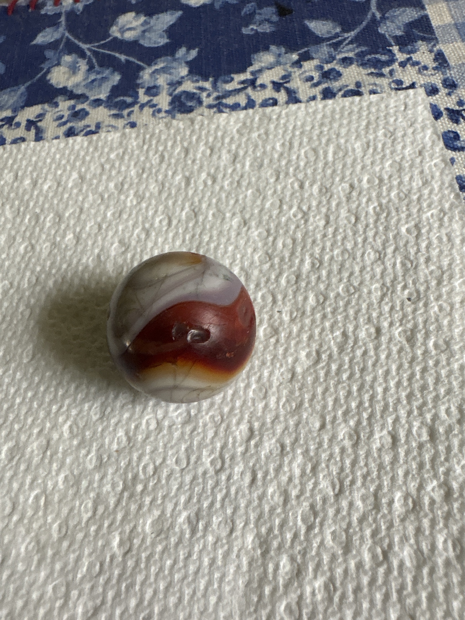 Carnelian Oxblood by Akro Agate Company, identification view
