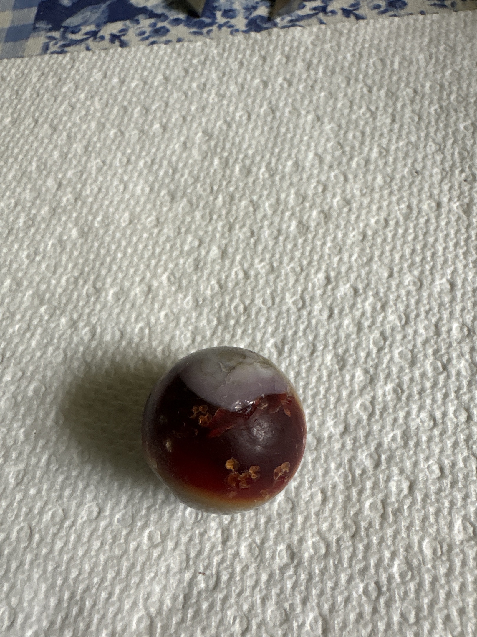 Carnelian Oxblood by Akro Agate Company, identification view