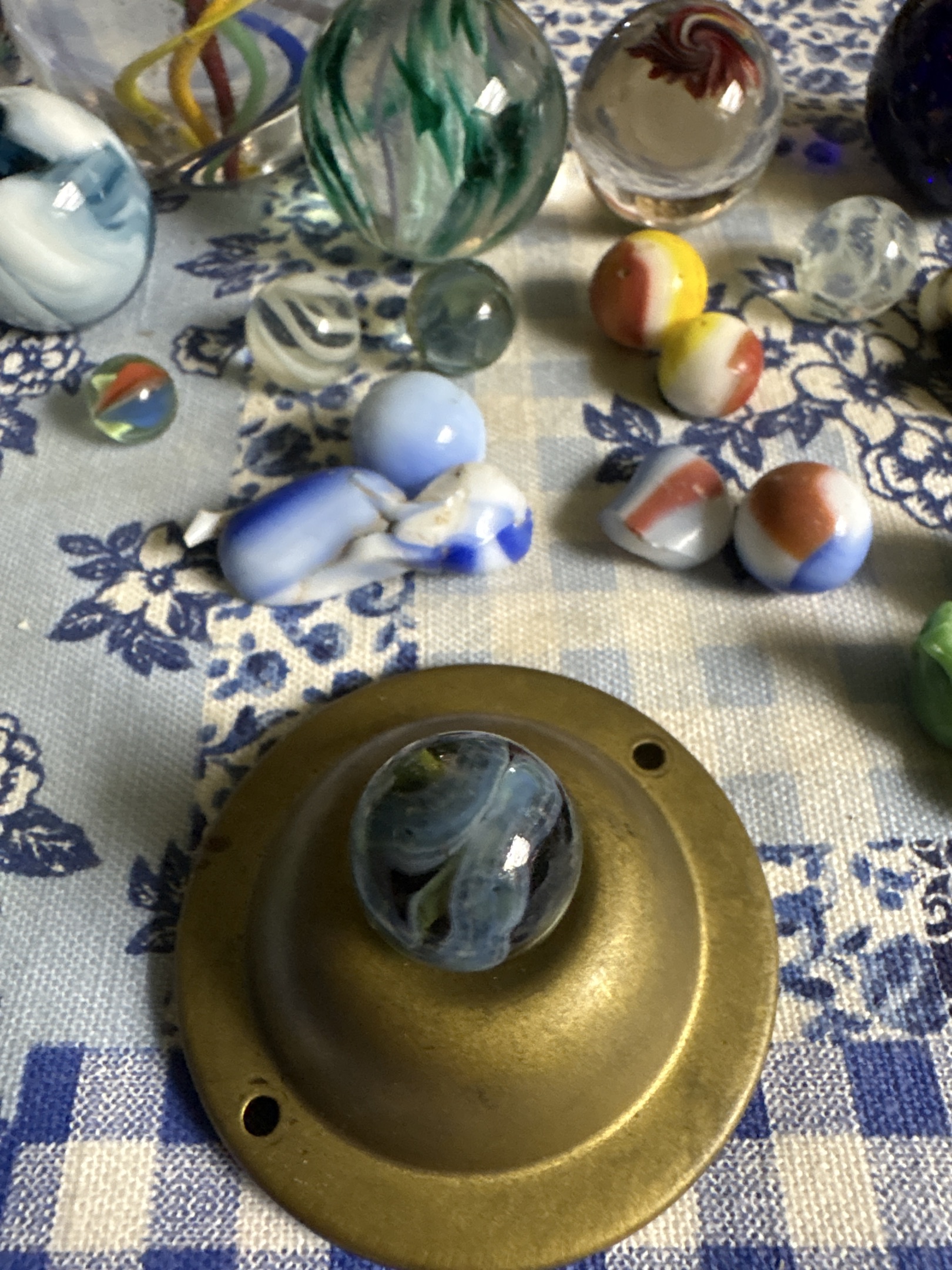 Blue and Green Swirl by Christensen Agate Company, identification view