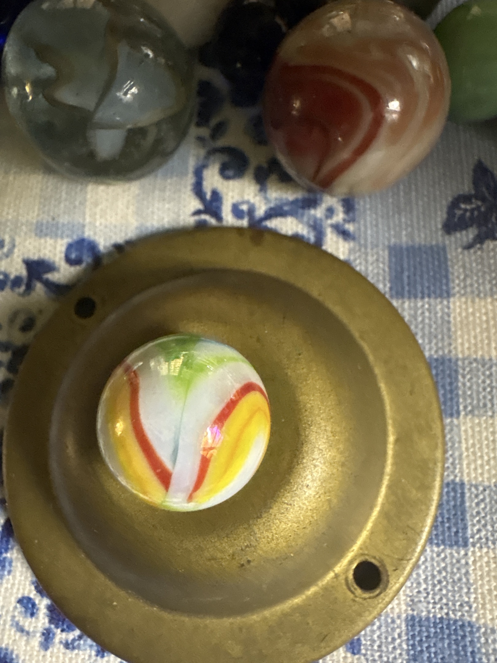 Patch / Corkscrew by Akro Agate, identification view