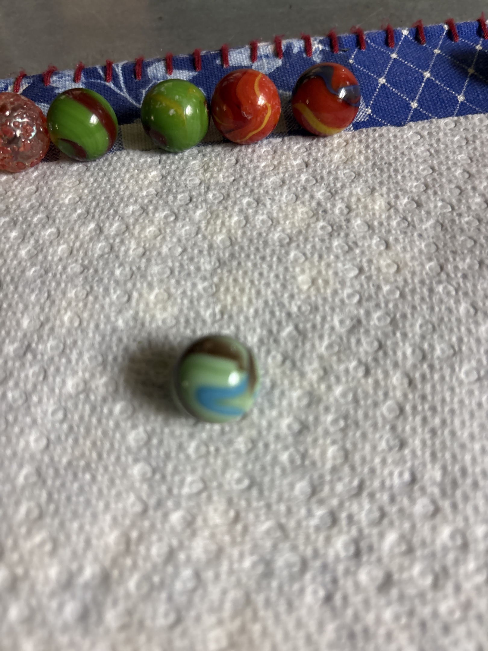 Tri-Color Swirl (Green/Blue/Brown) by Akro Agate Company, identification view