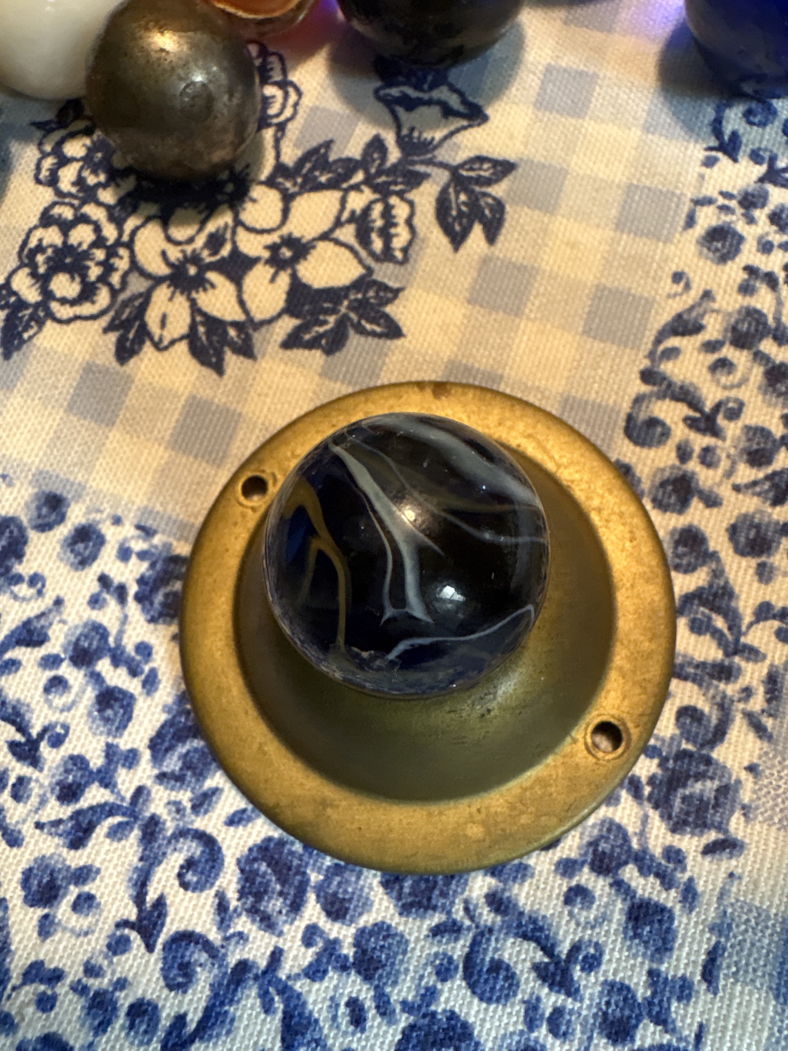 Cobalt Blue Swirl by Christensen Agate Company, identification view