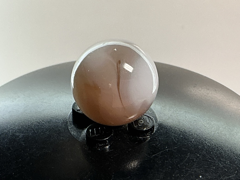 Moonie (Smoky Opalescent) by Akro Agate Company, identification view