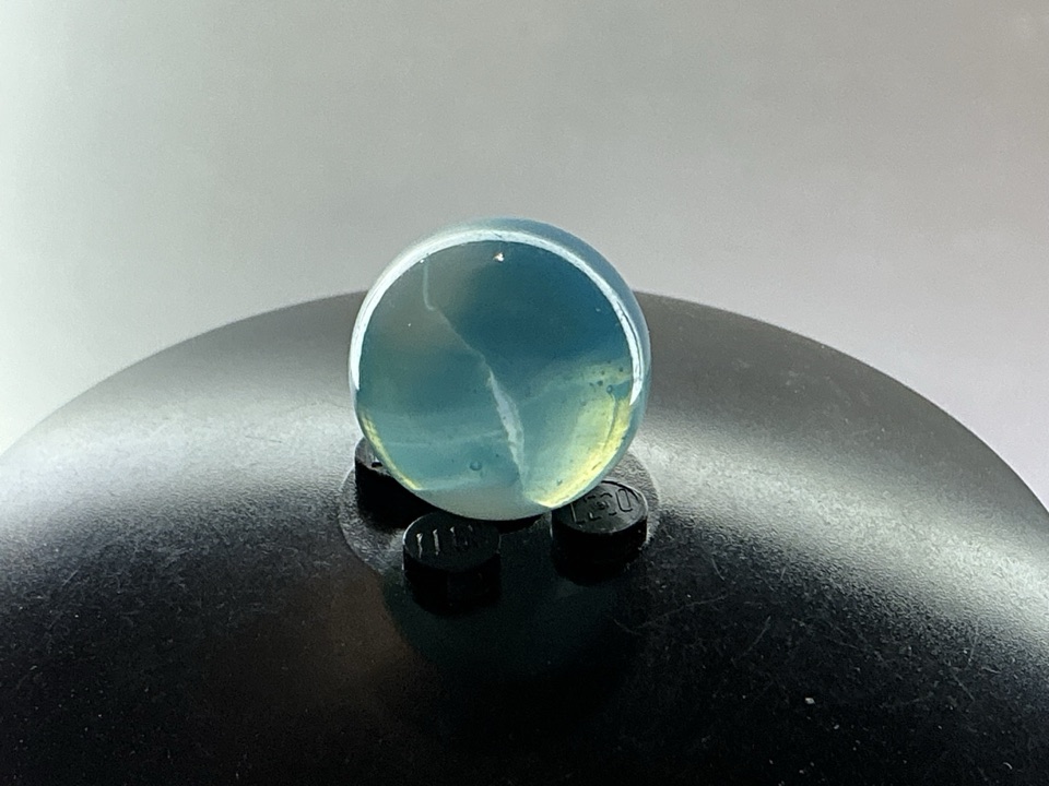 Blue Moonie by Vitro Agate Company, identification view