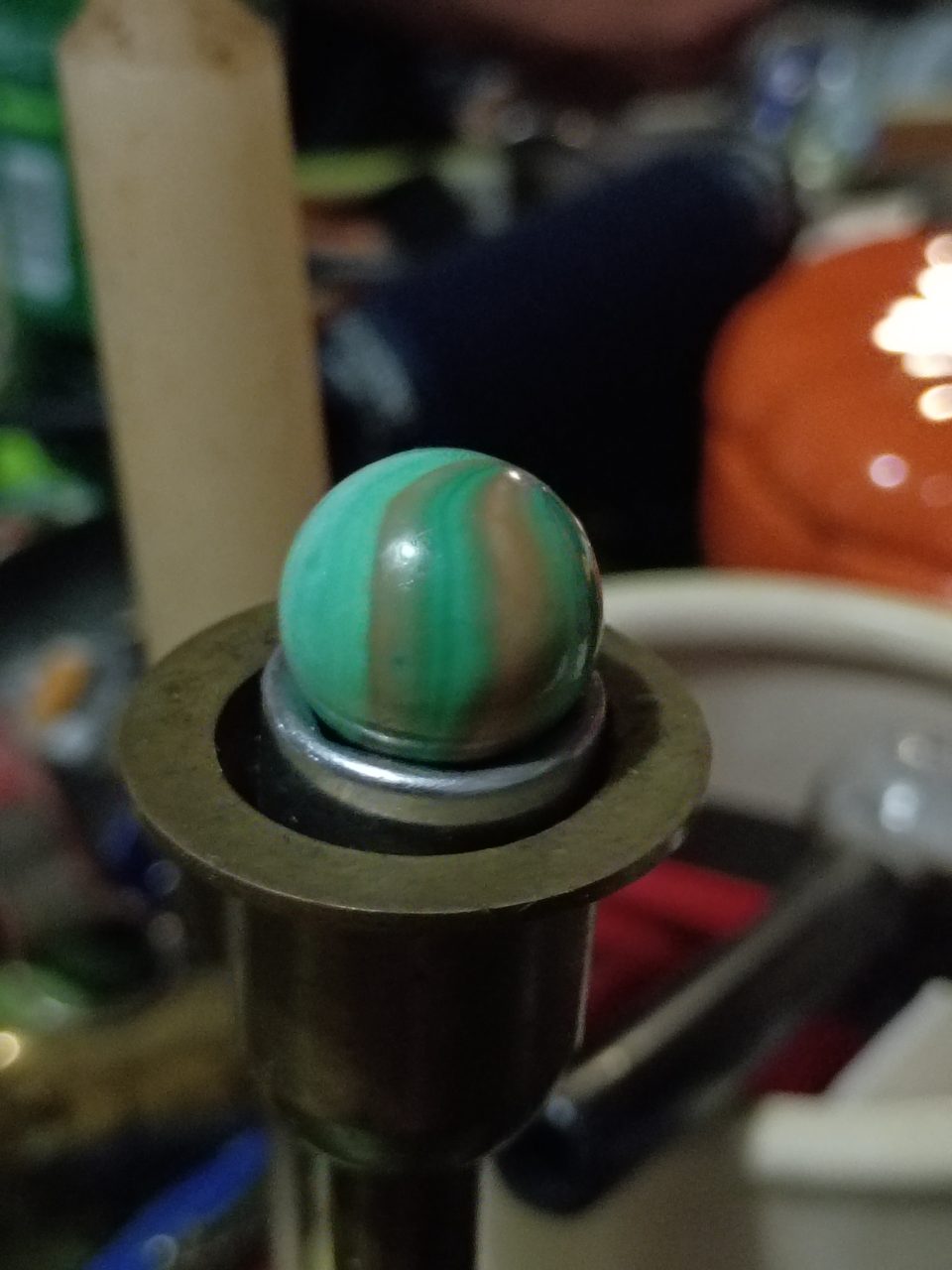 Green and Brown Corkscrew - Mint Chocolate by Akro Agate, identification view
