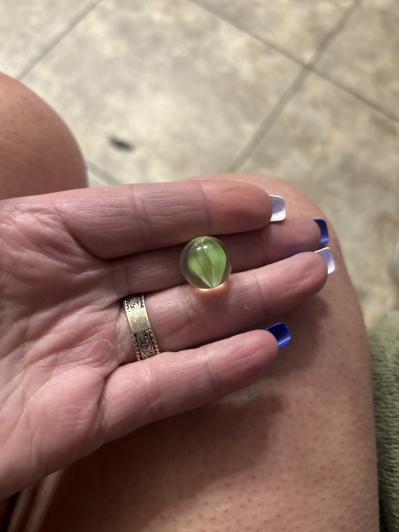 Green Cat's Eye by Vitro Agate, identification view