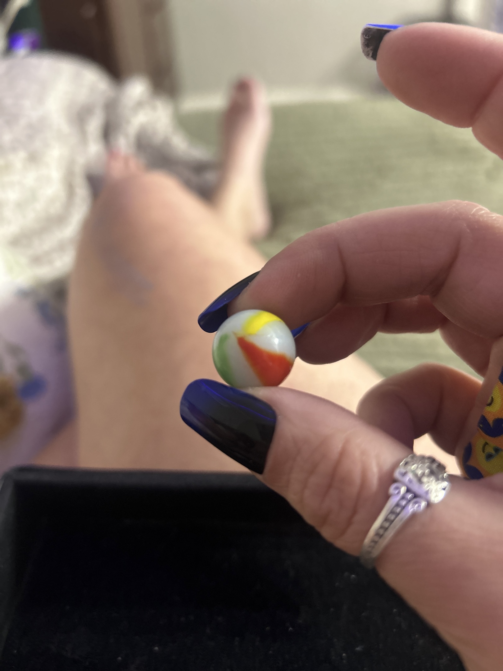 Tri-Color Parrot by Vitro Agate