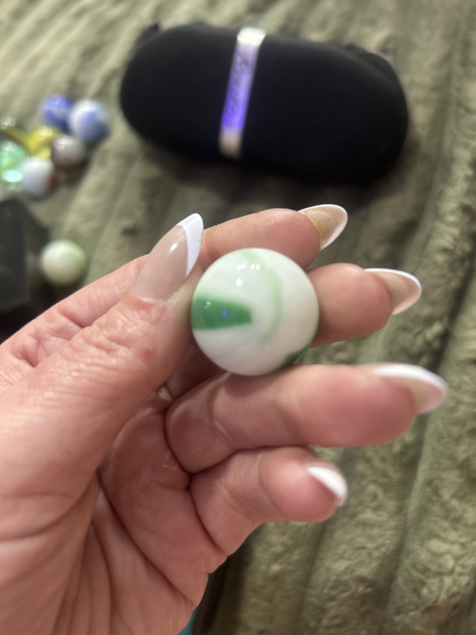 Green and White Patch - Mint Swirl by Vitro Agate Company, identification view