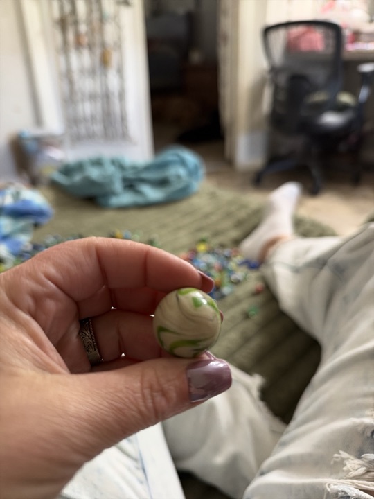 Green and White Swirl by Alley Agate, identification view