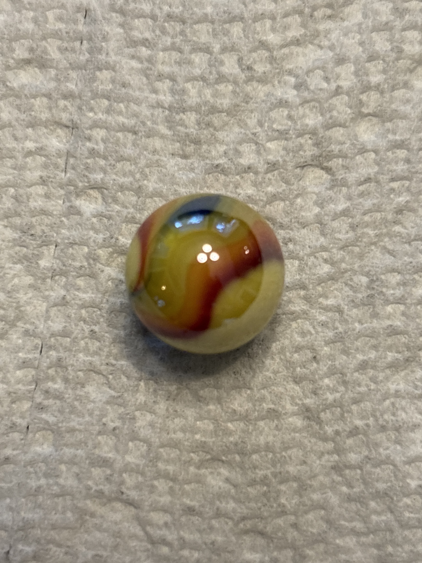 Popeye (Yellow Base) by Akro Agate Company, identification view