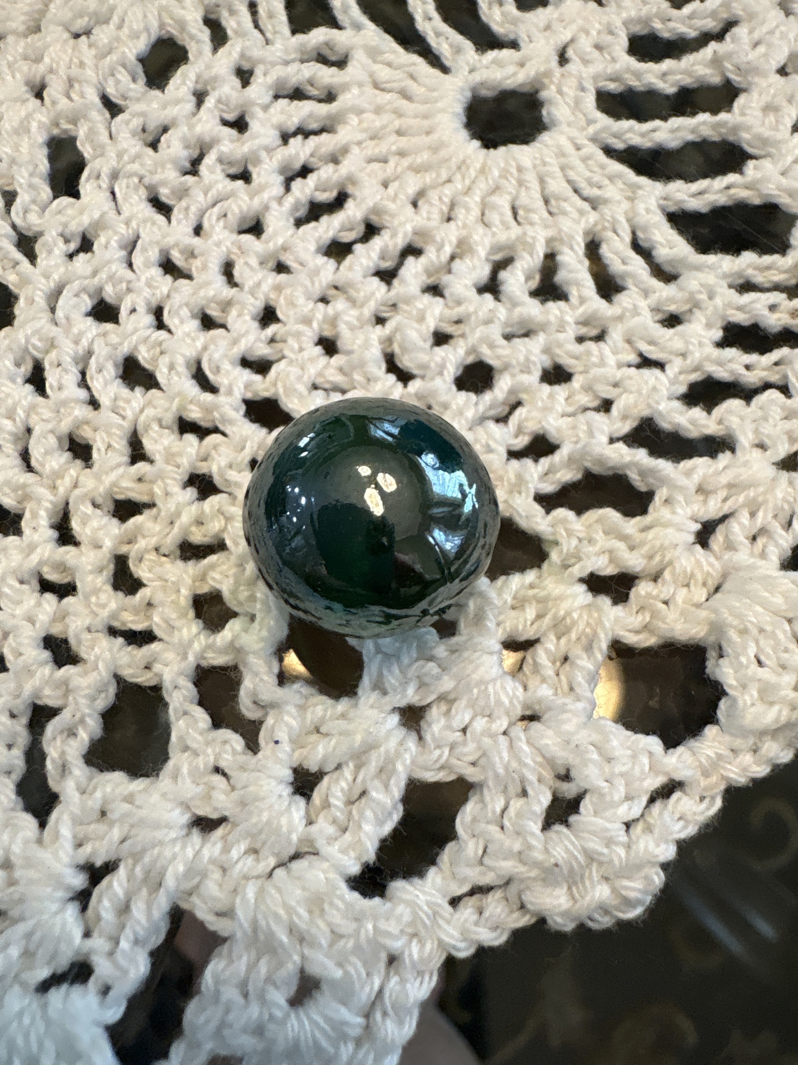 Dark Green Solid by Akro Agate, identification view