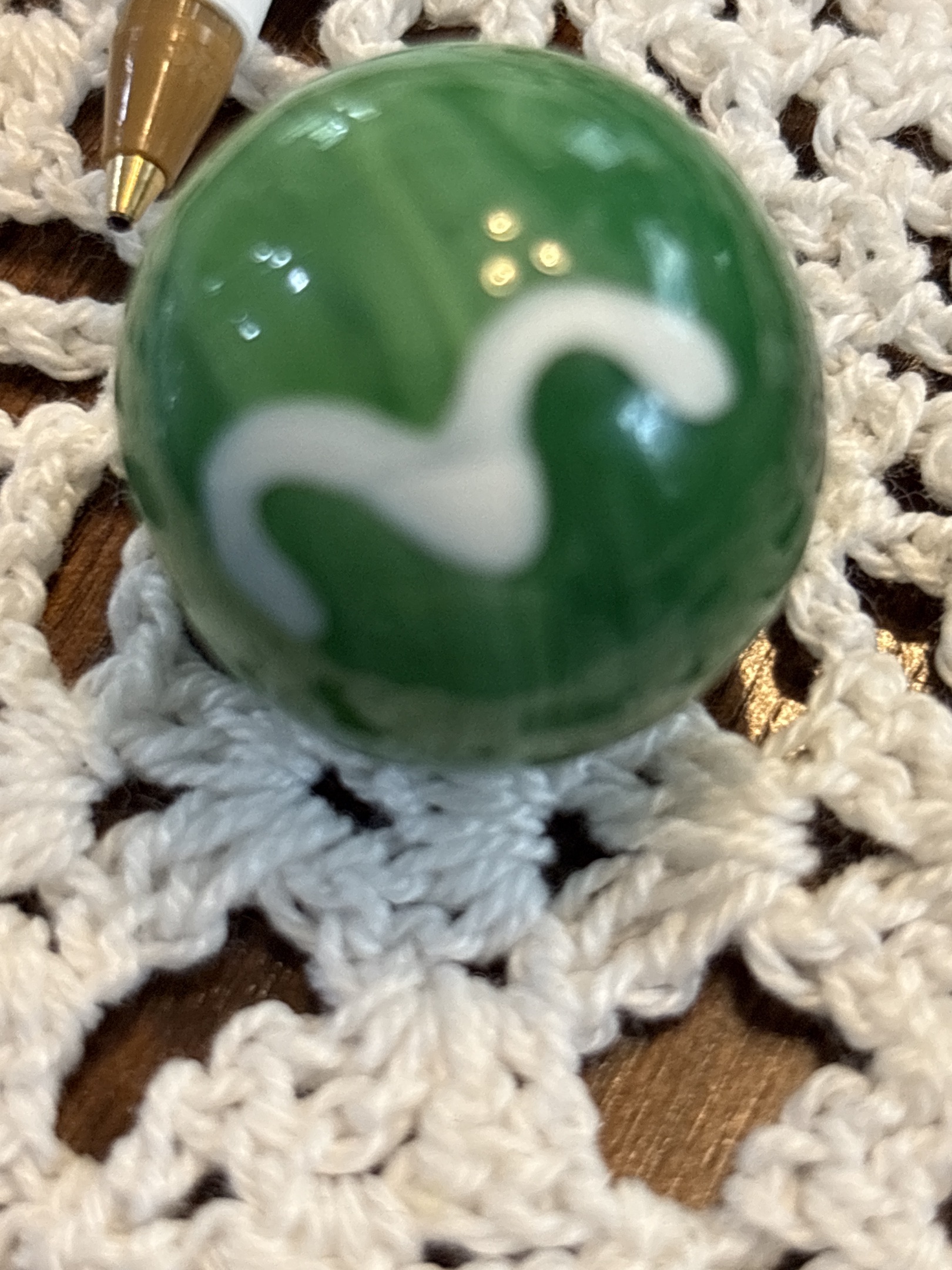 Green and White Conqueror by Vitro Agate Company, identification view