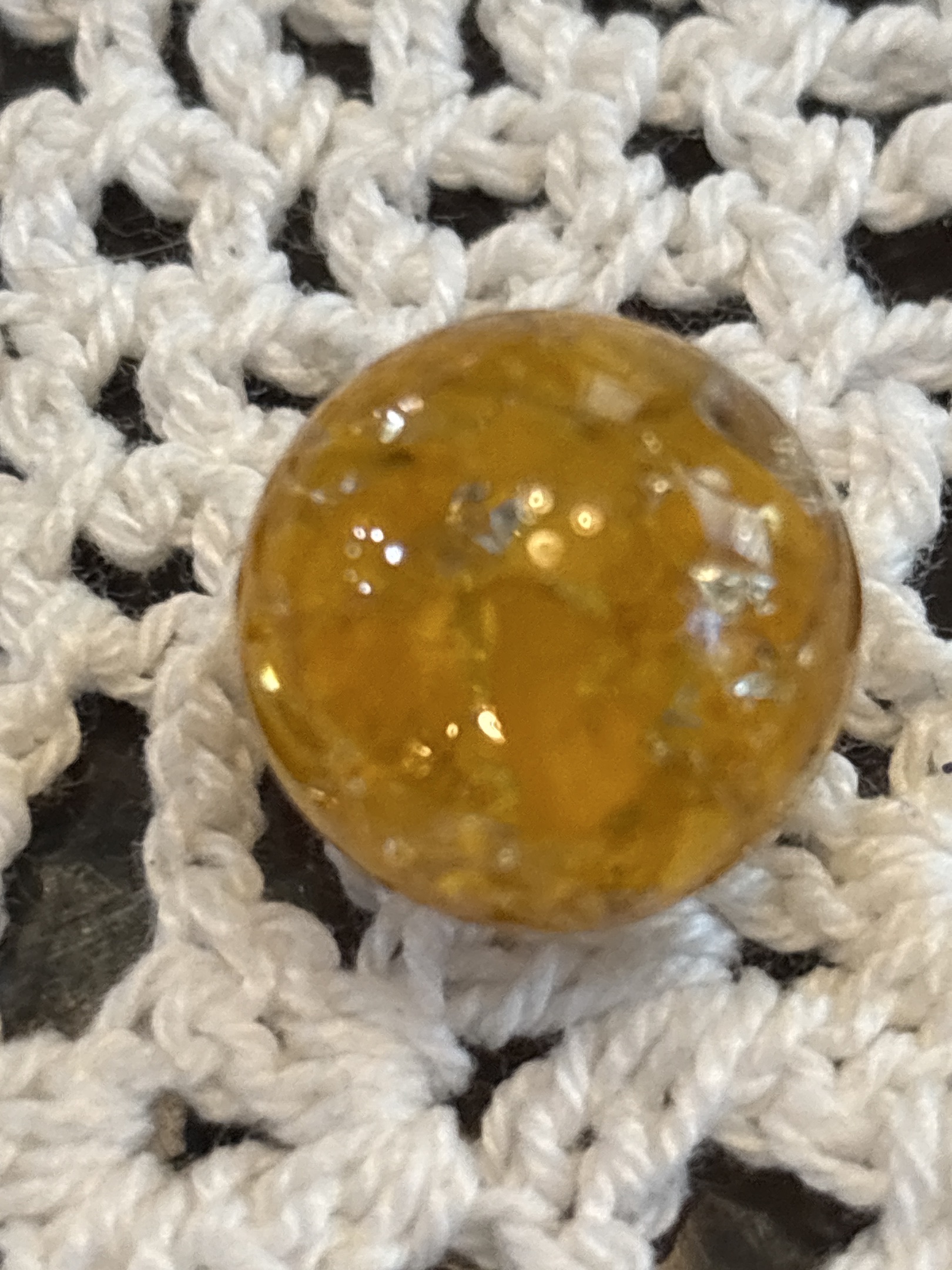 Amber Mica by German Handmade, identification view
