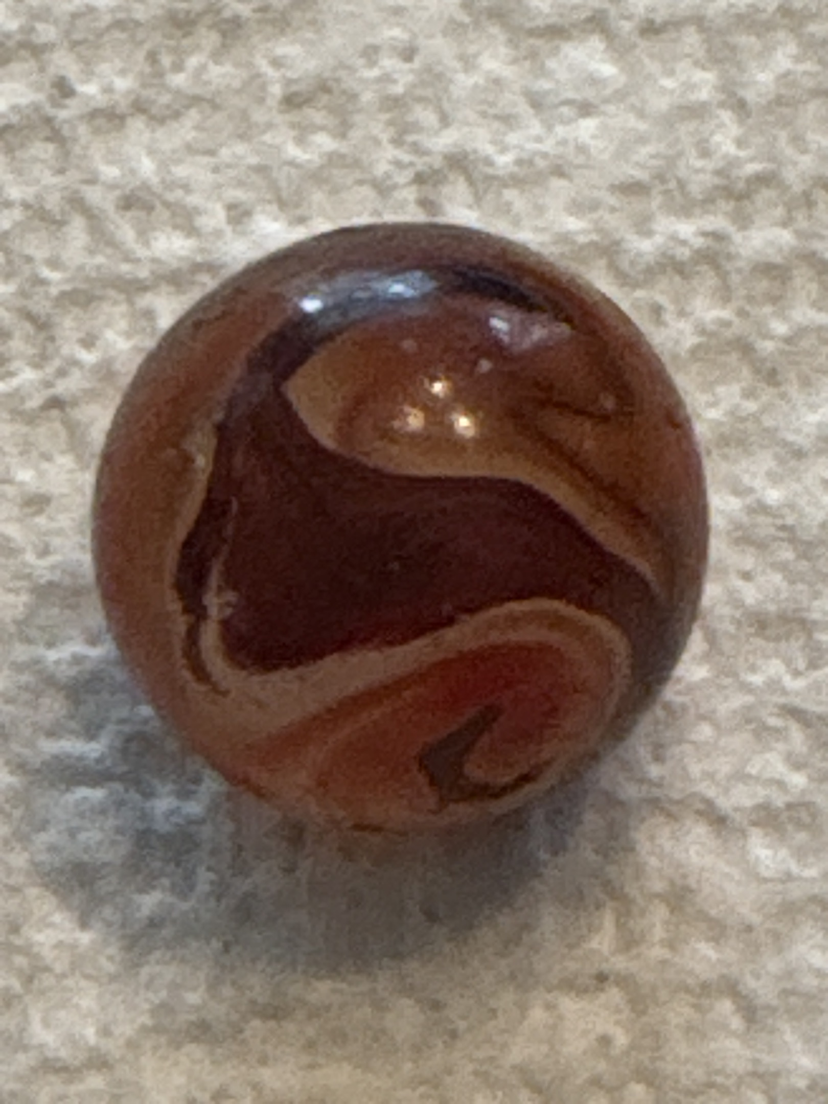 Amber Swirl (with Oxblood-like ribbons) by Alley Agate, identification view