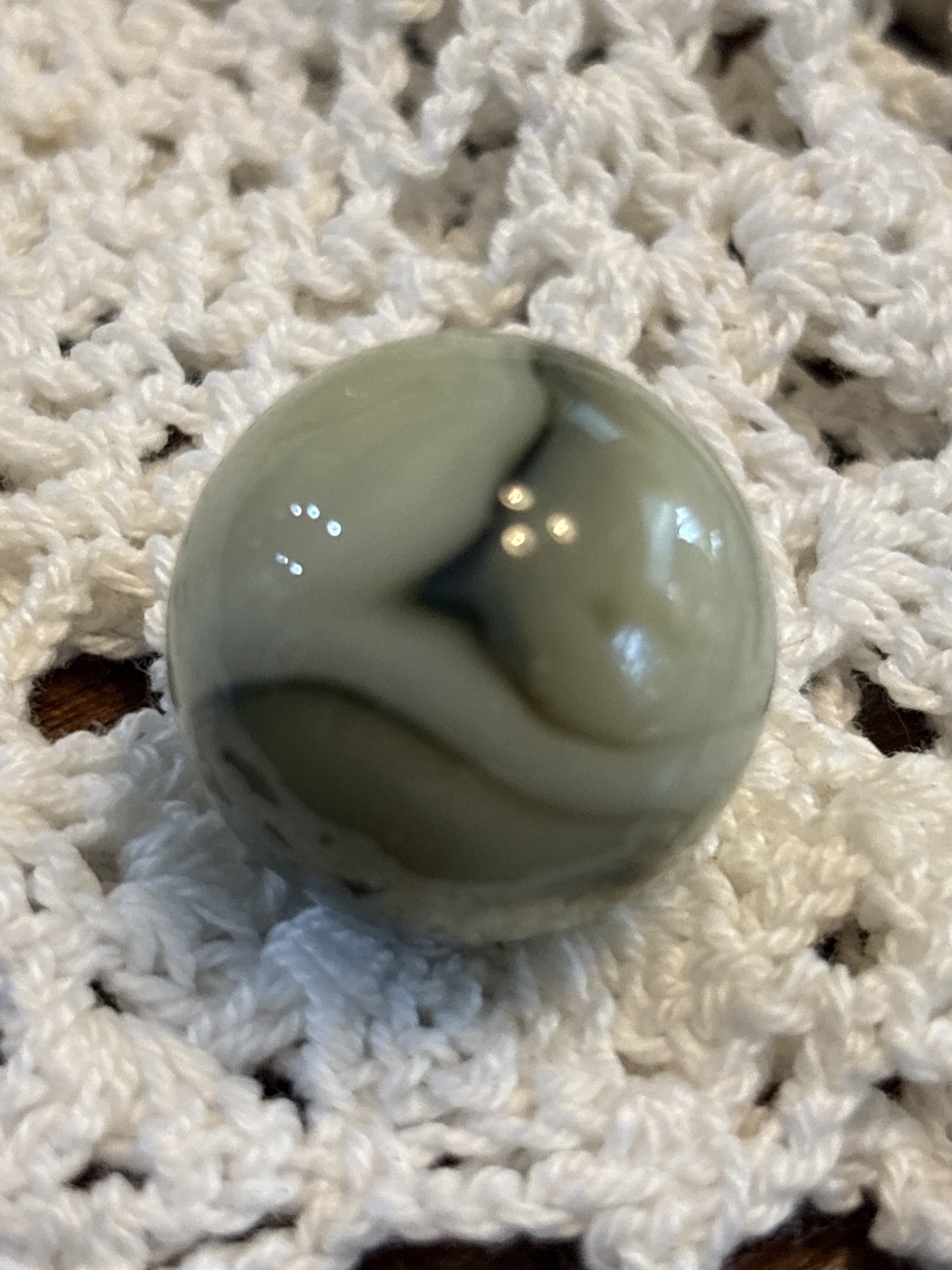 Moss Agate by Akro Agate Company, identification view