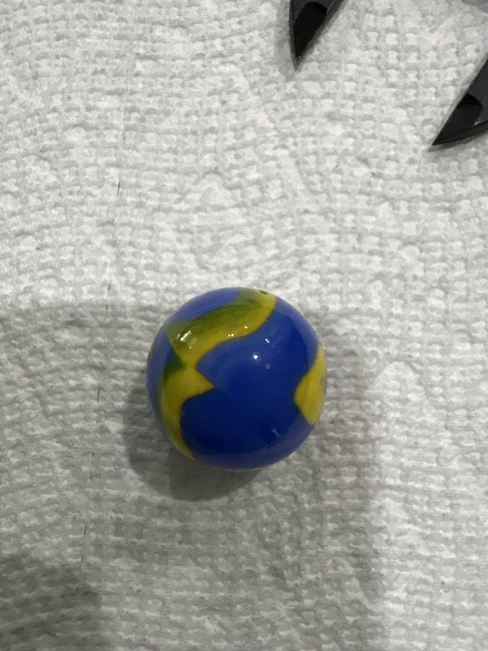 Blue and Yellow Conqueror (Peewee) by Vitro Agate Company, identification view