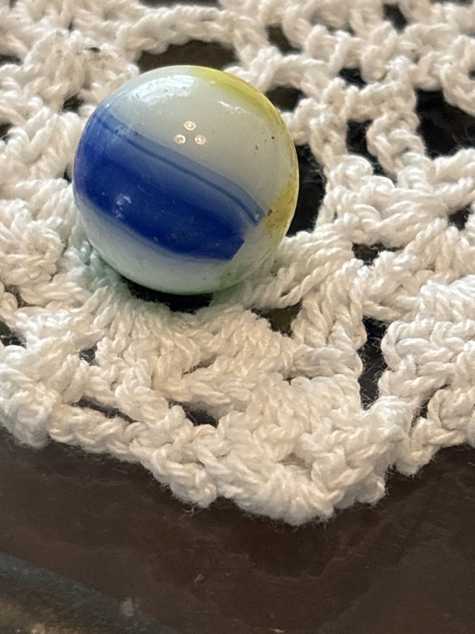 Blue, Green, and Yellow Tri-Lite by Vitro Agate Company, identification view