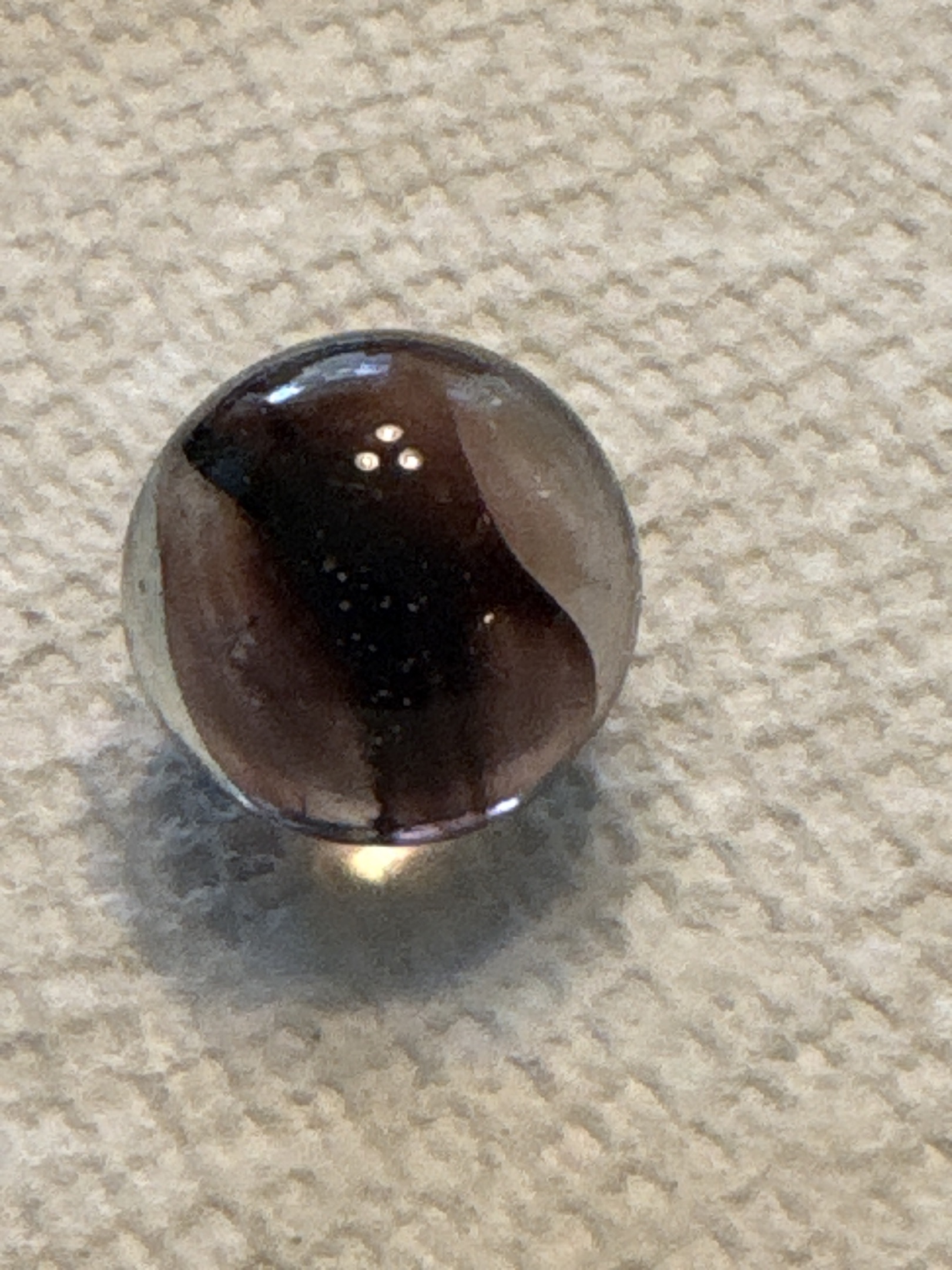 4-Vane Brown (Root Beer) by Vitro Agate Company, identification view