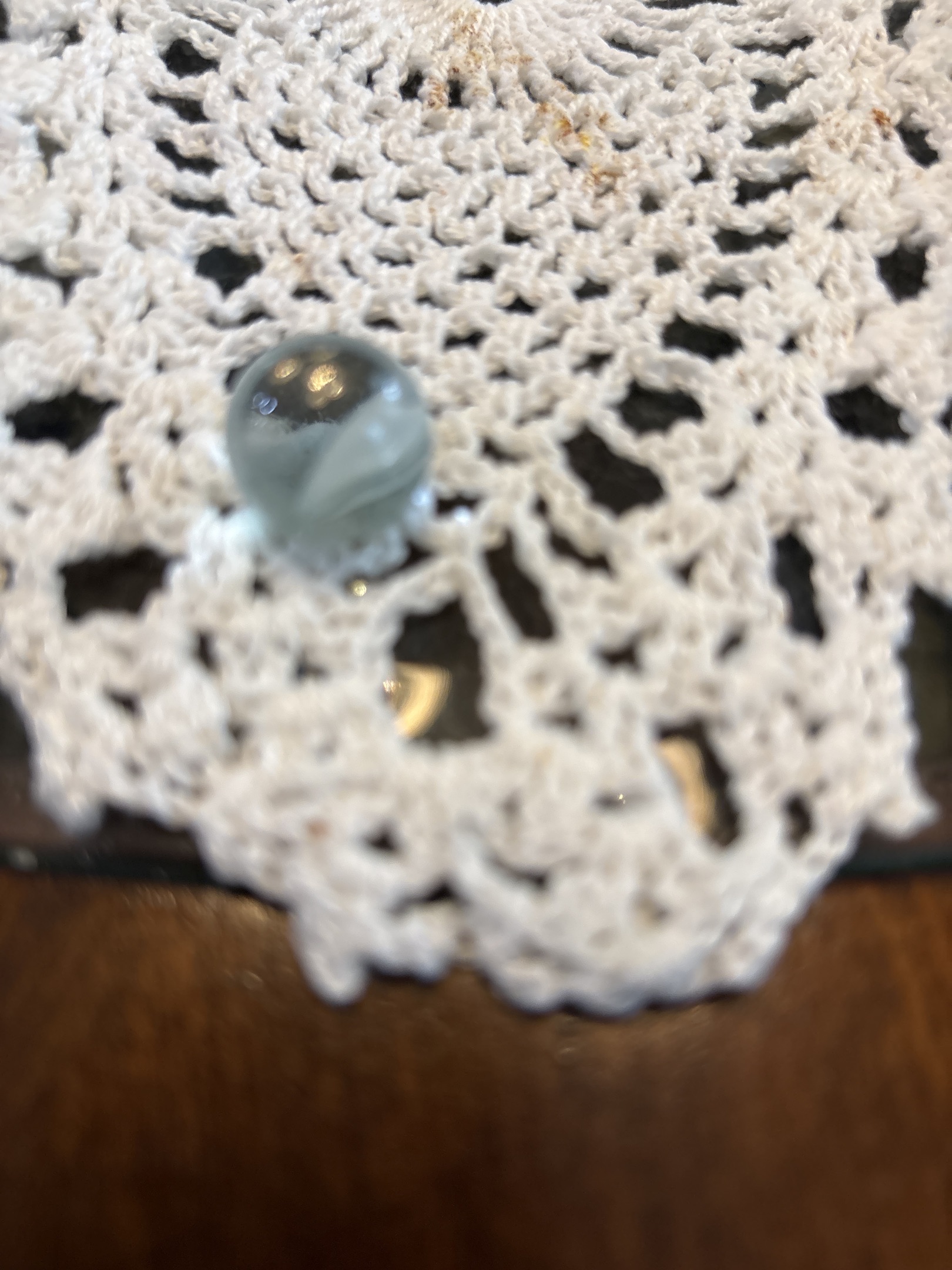 Single Vane (White in Aqua) by Vitro Agate Company, identification view