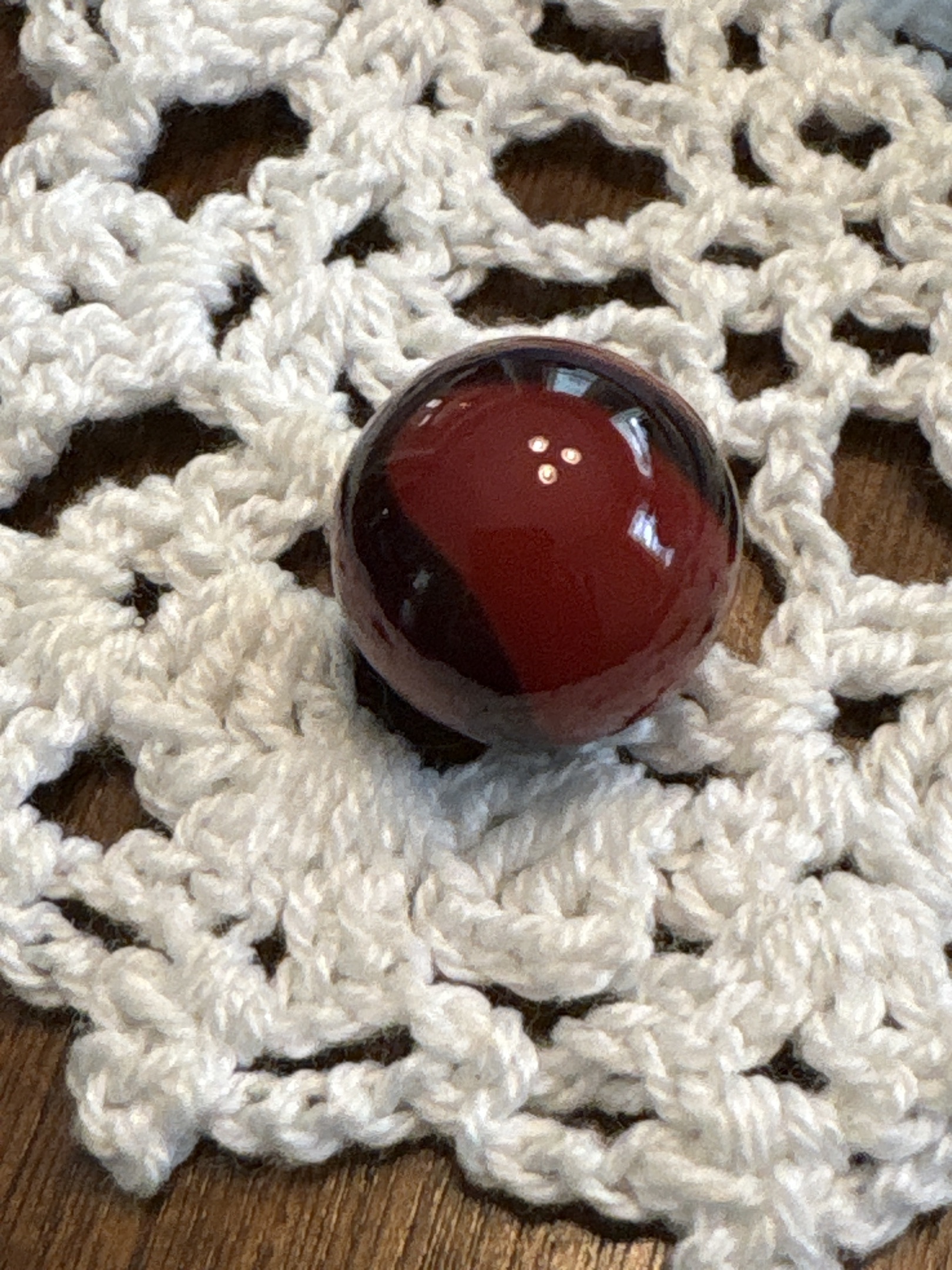 Red and Black Swirl by Akro Agate Company, identification view
