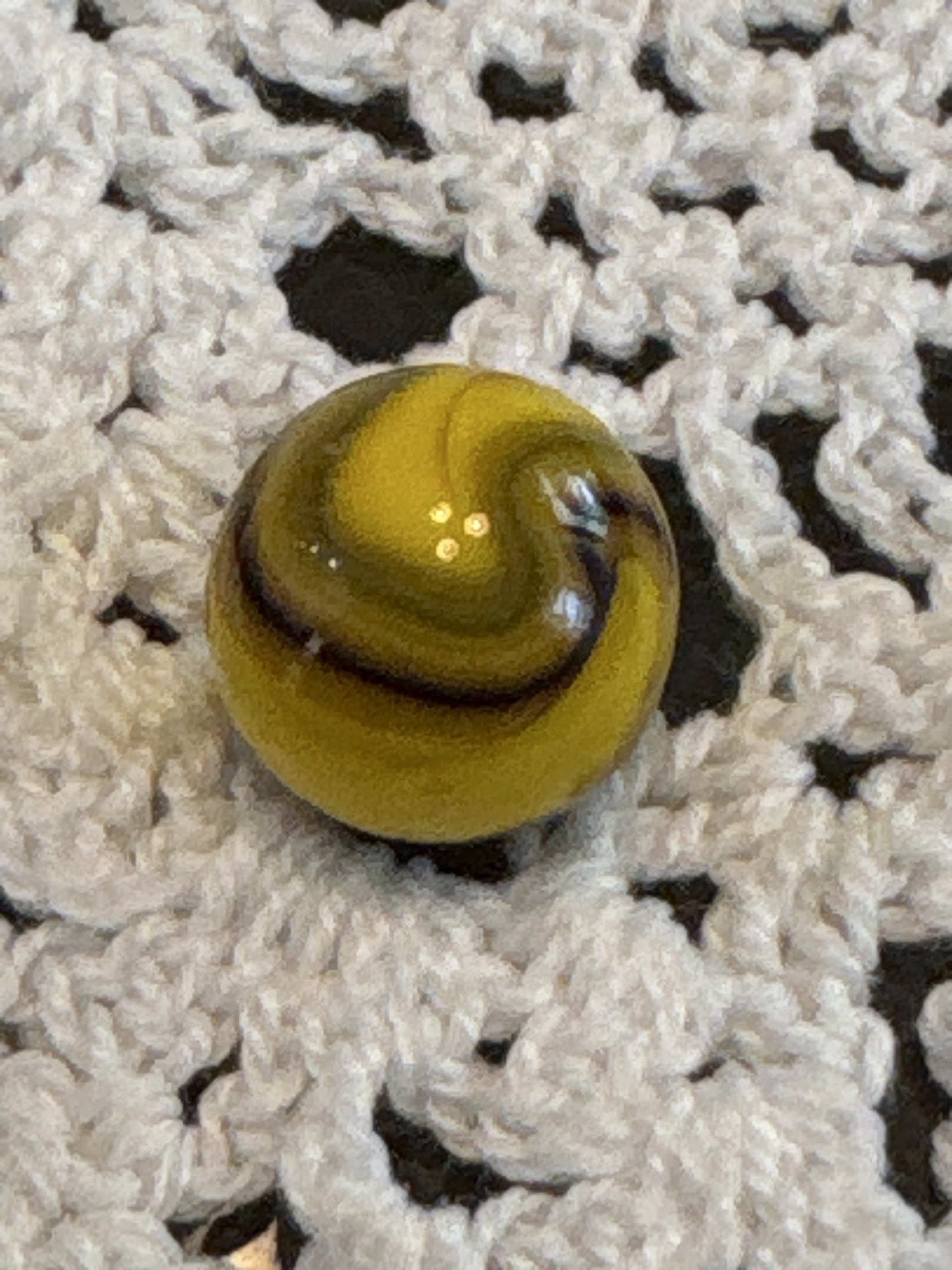 Bumblebee by Akro Agate Company