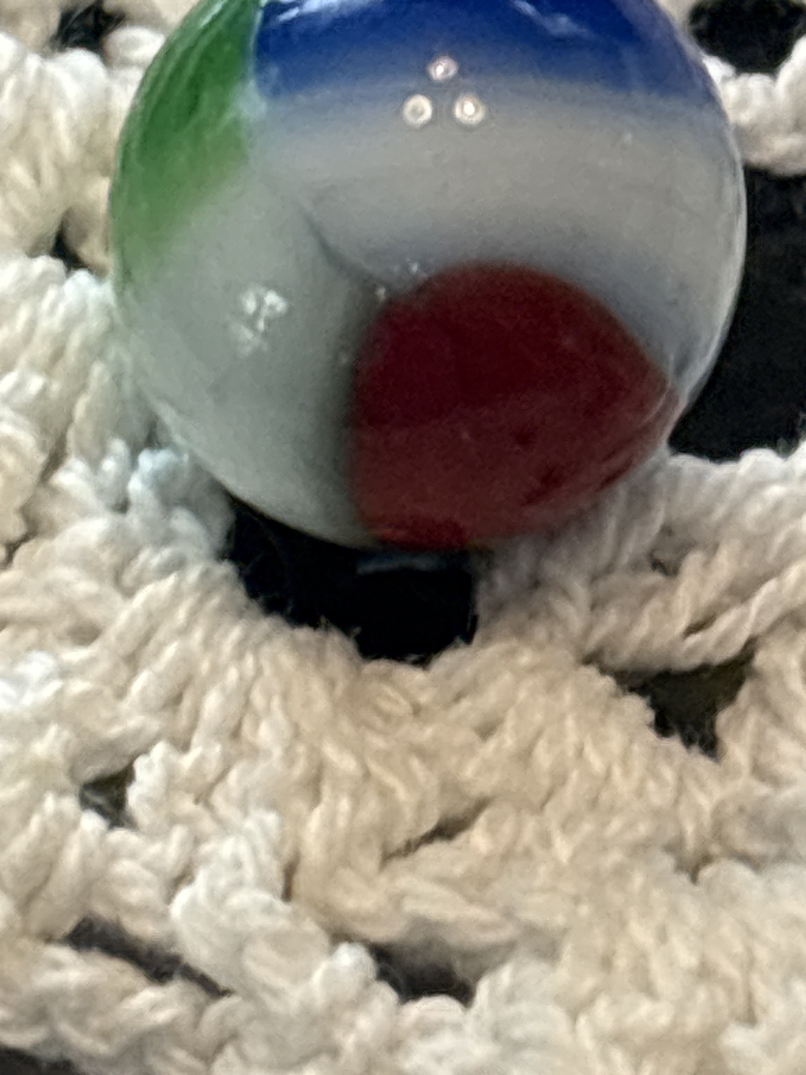 Red, Blue, and Green on White by Vitro Agate Company, identification view