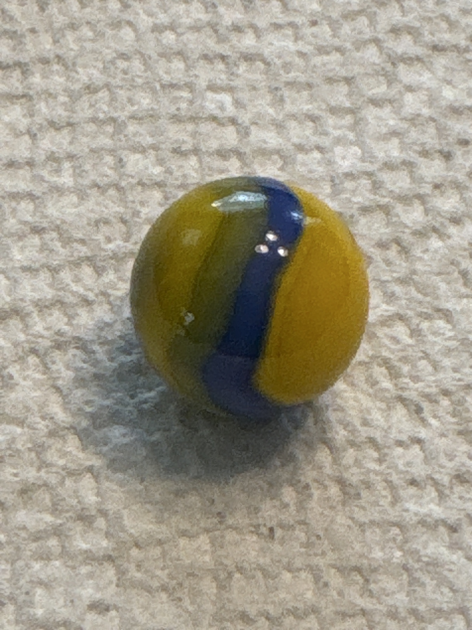 Yellow and Blue Rainbo by Peltier Glass Company, identification view