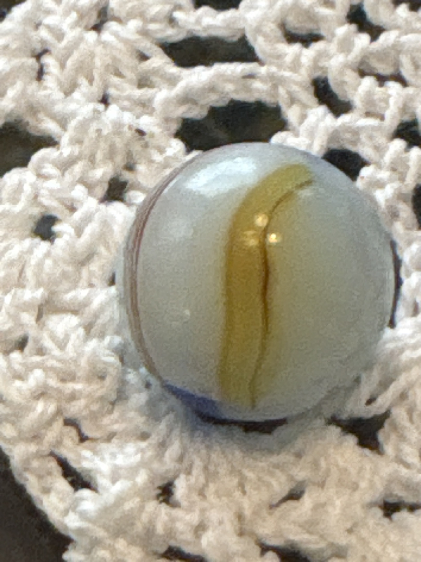 Tri-color Popeye by Akro Agate Company, identification view