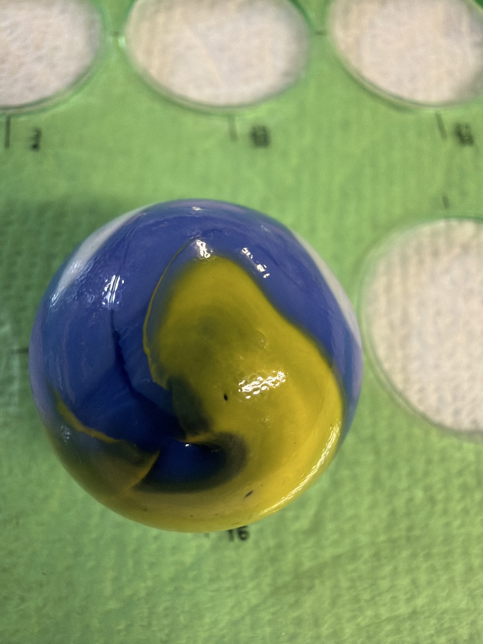 Blue and Yellow Egg Yolk Special by Akro Agate, identification view