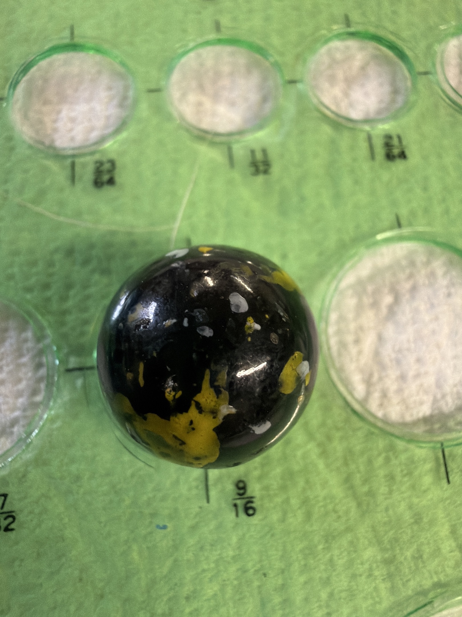 Bumblebee by Marble King, identification view