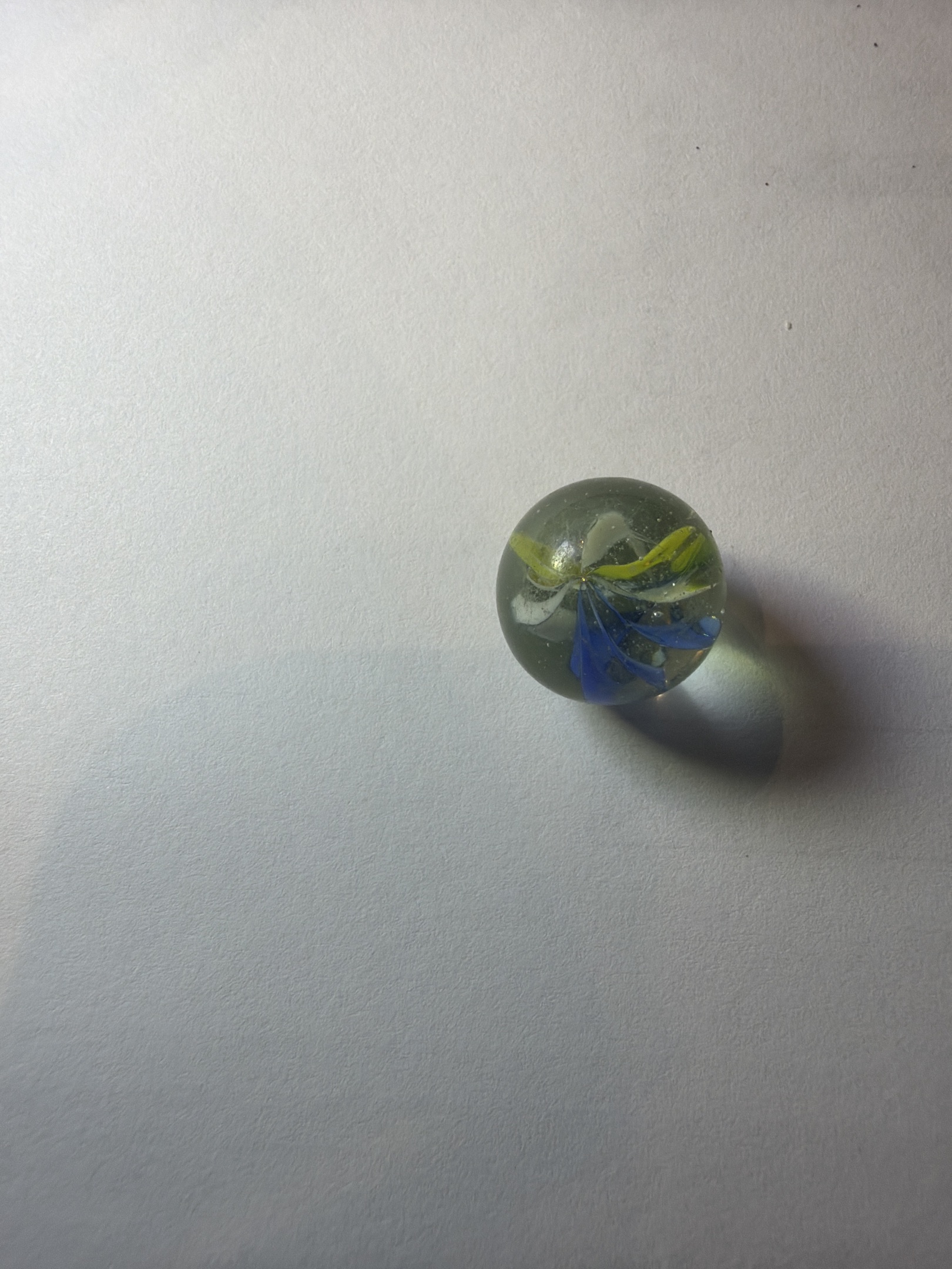 Divided Ribbon Core Swirl - Blue / Yellow / White by German Handmade (Lauscha), identification view