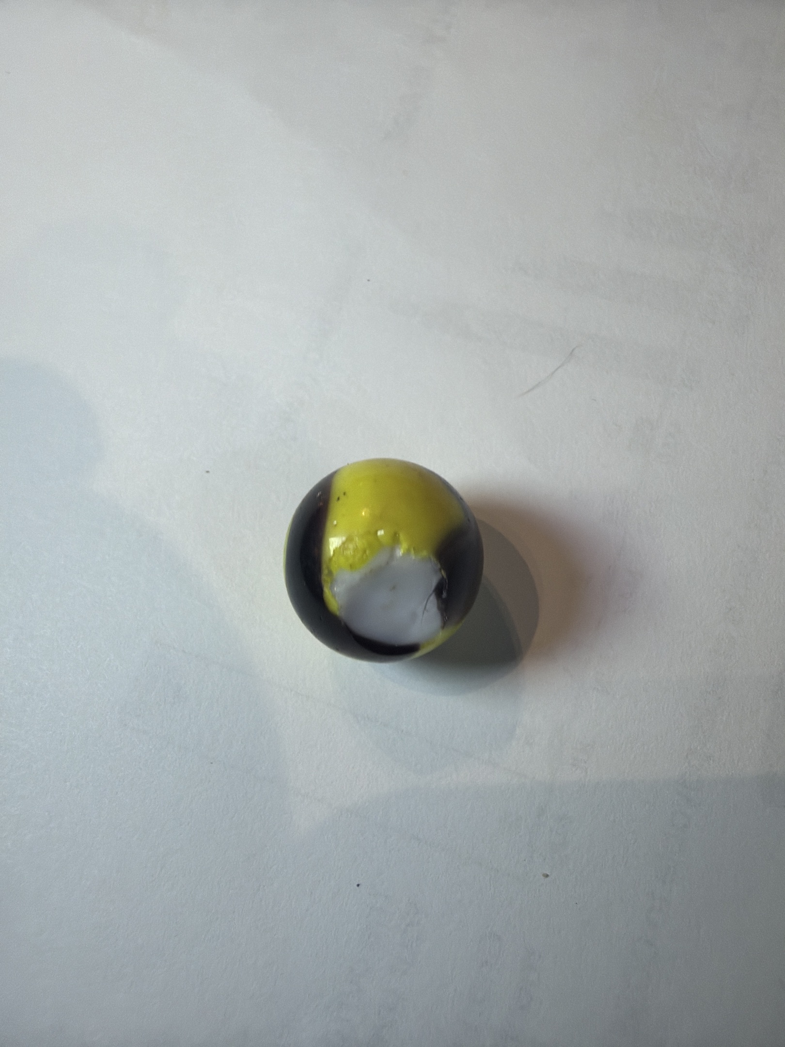 Bumblebee Corkscrew by Akro Agate, identification view