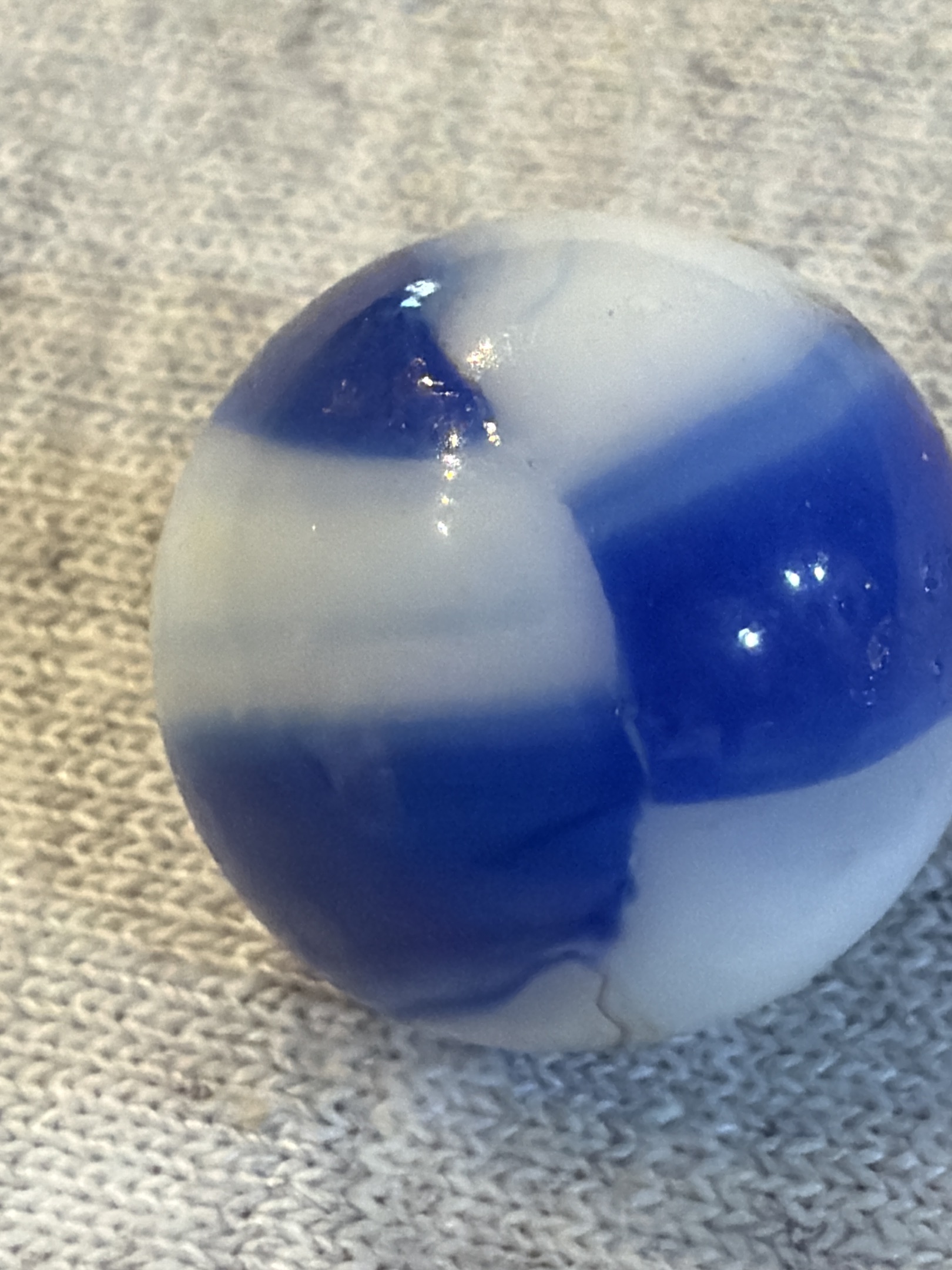 Blue Onyx Corkscrew by Akro Agate, identification view